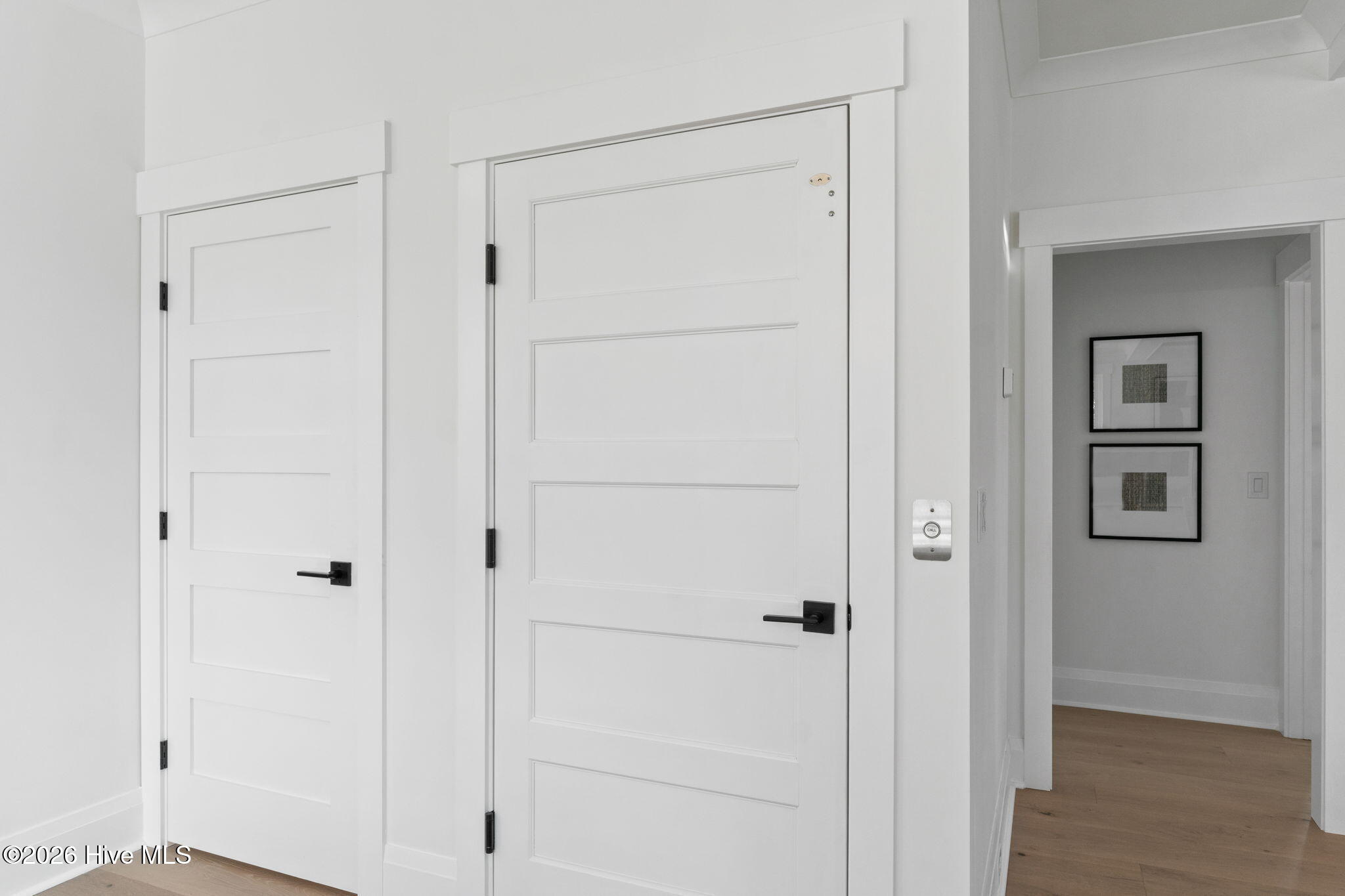 100548911 | Photo 42