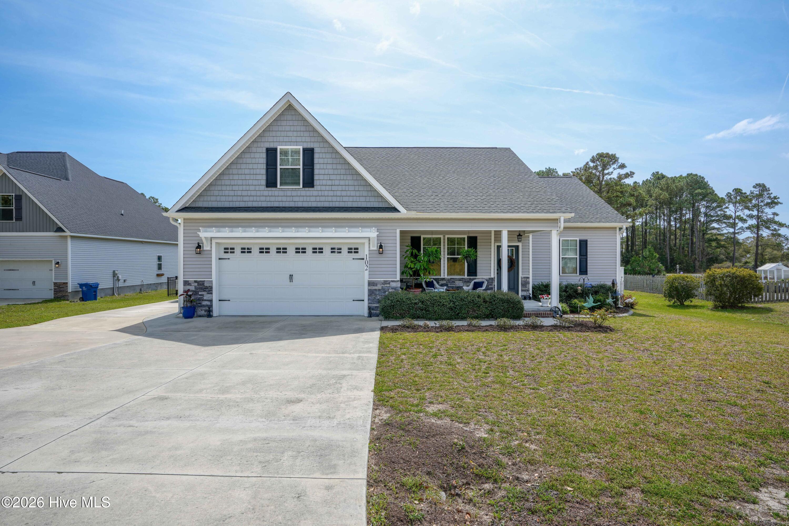 100563582 | Photo 59