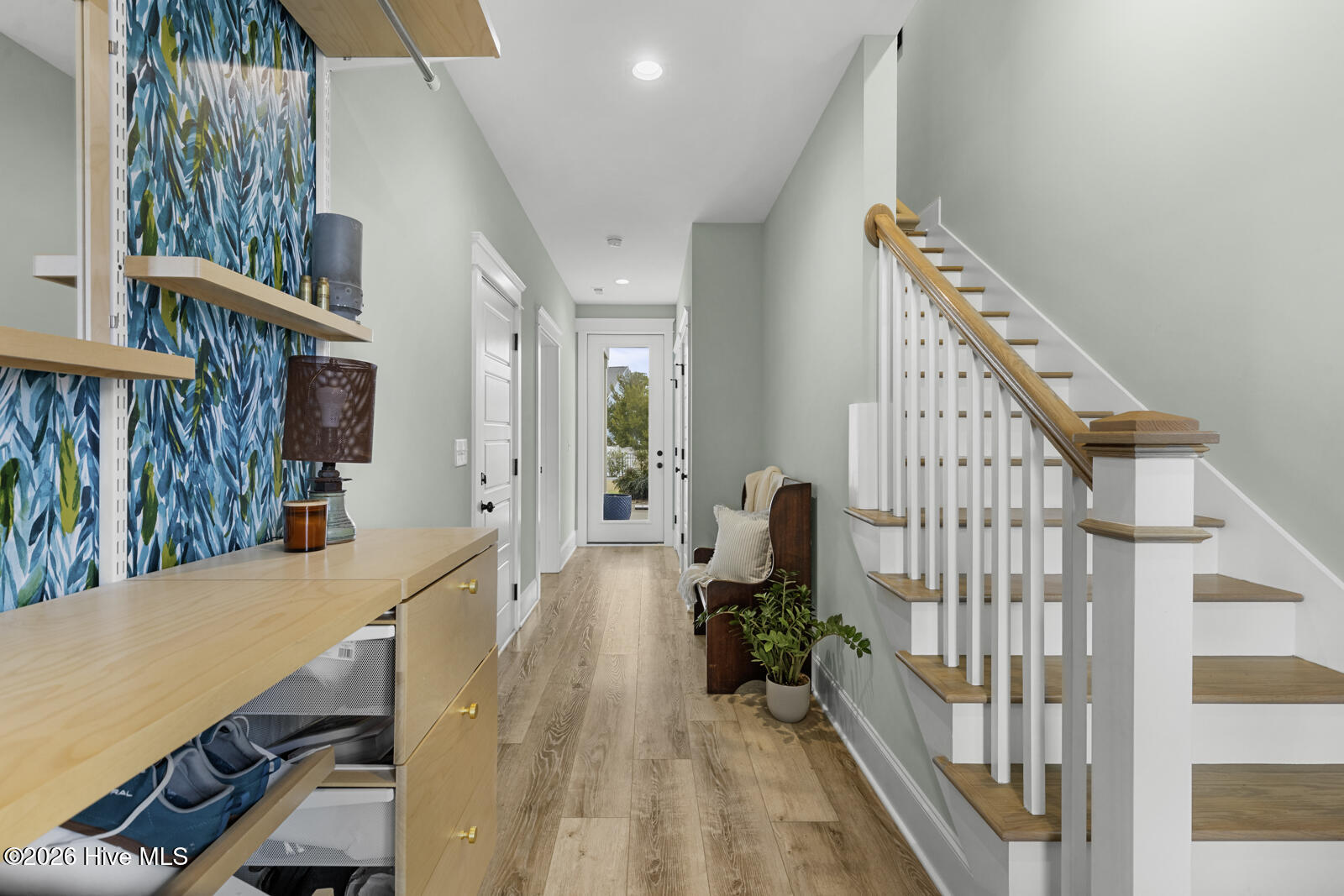 100557738 | Photo 49