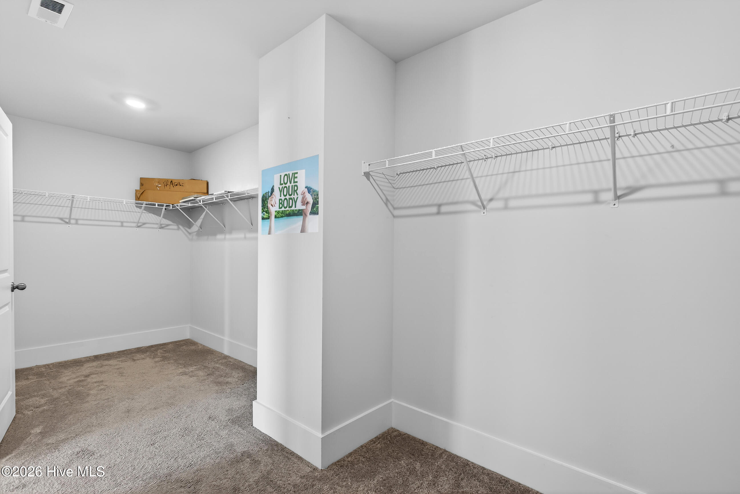 100562983 | Photo 25