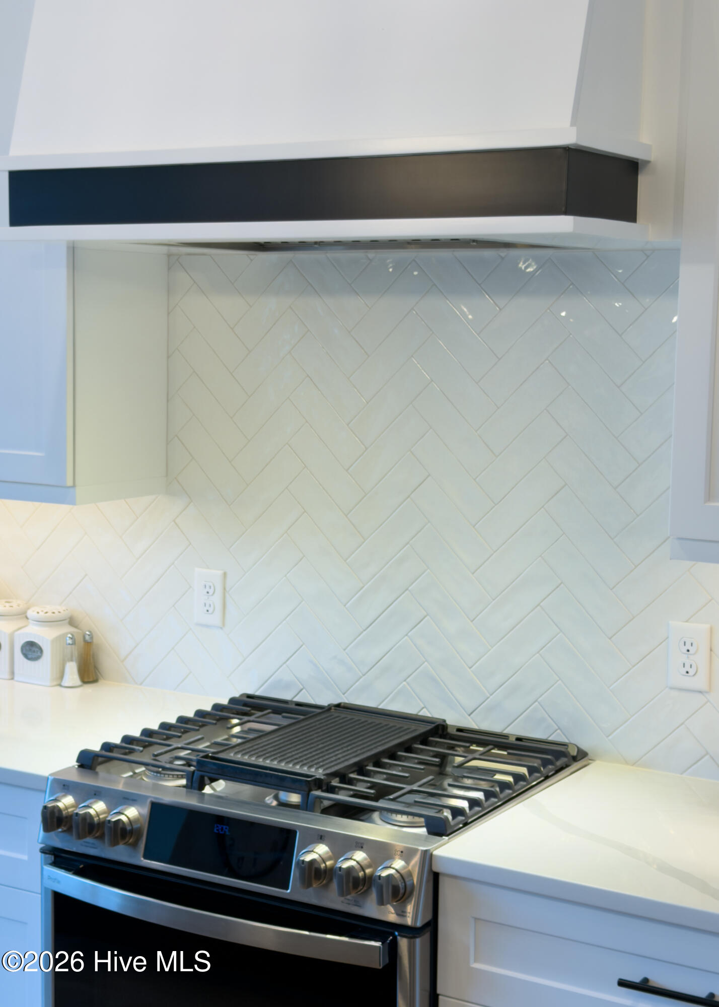 100549479 | Photo 25