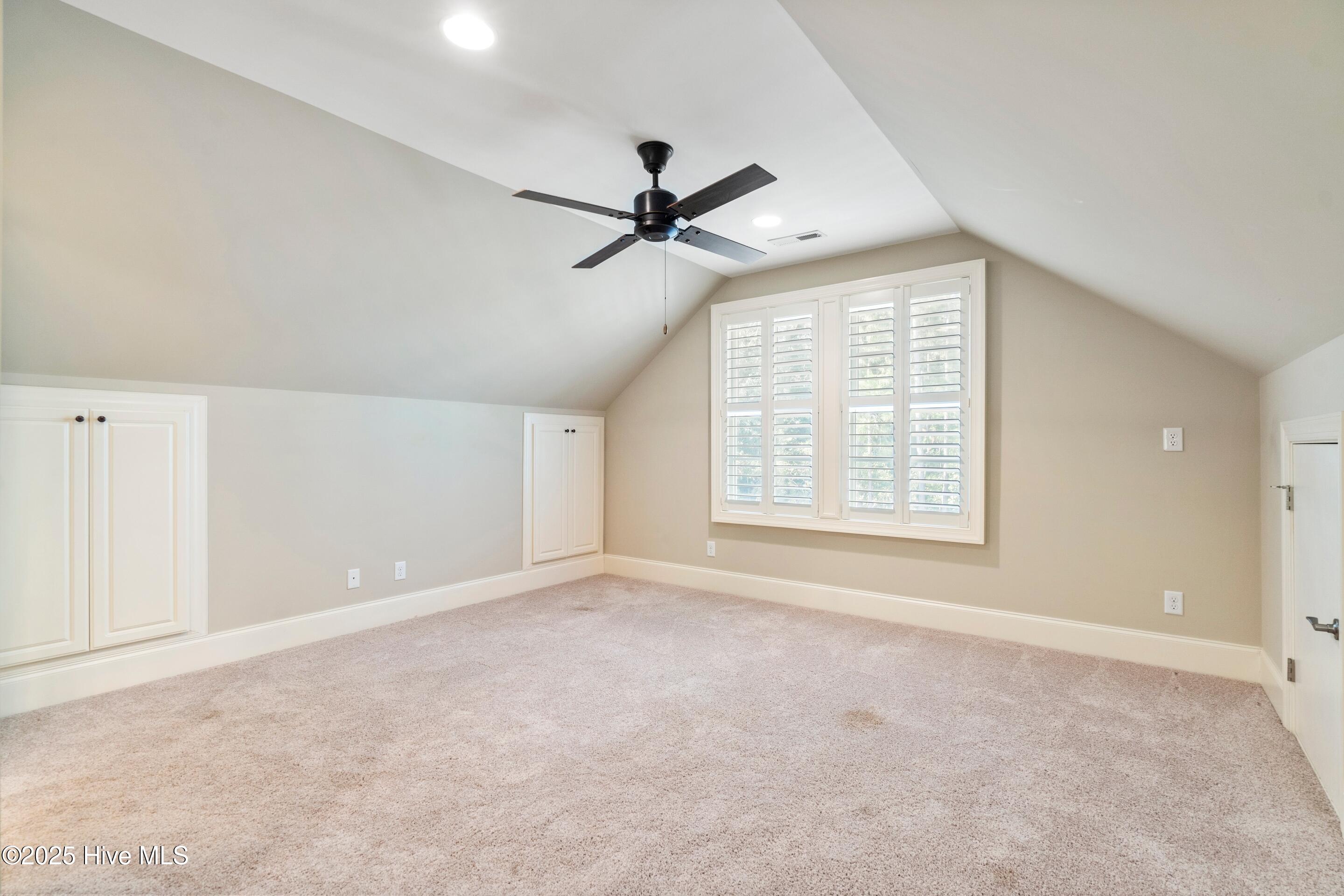 100537551 | Photo 42