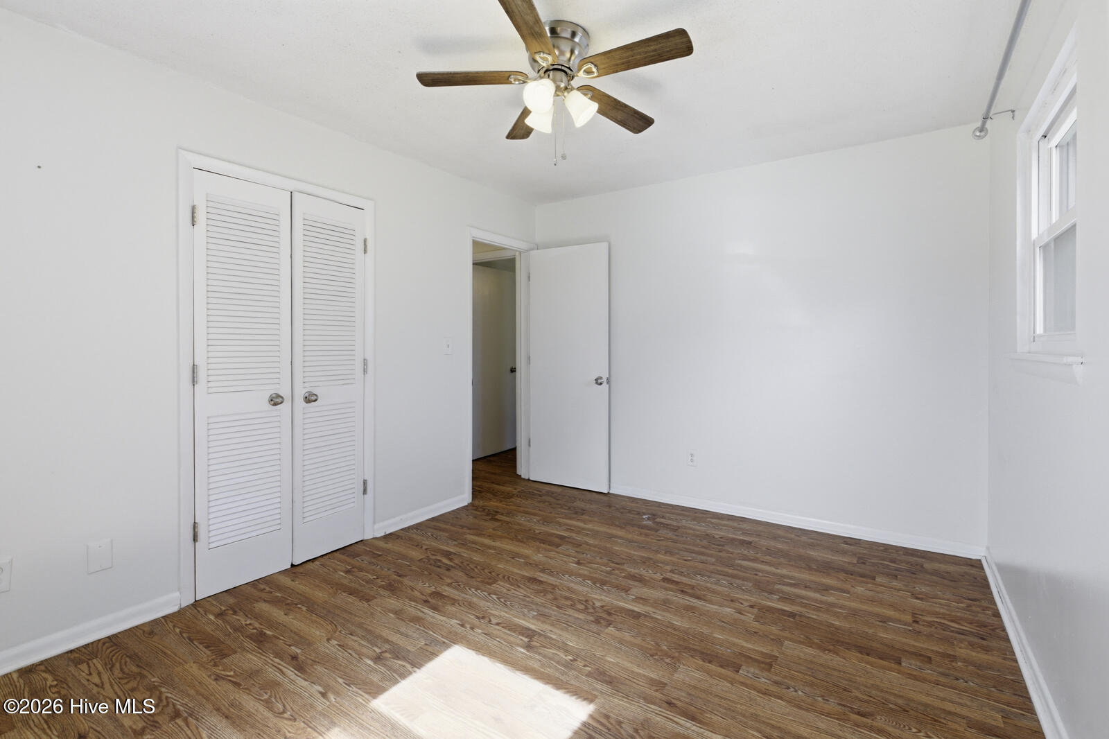 100566128 | Photo 22