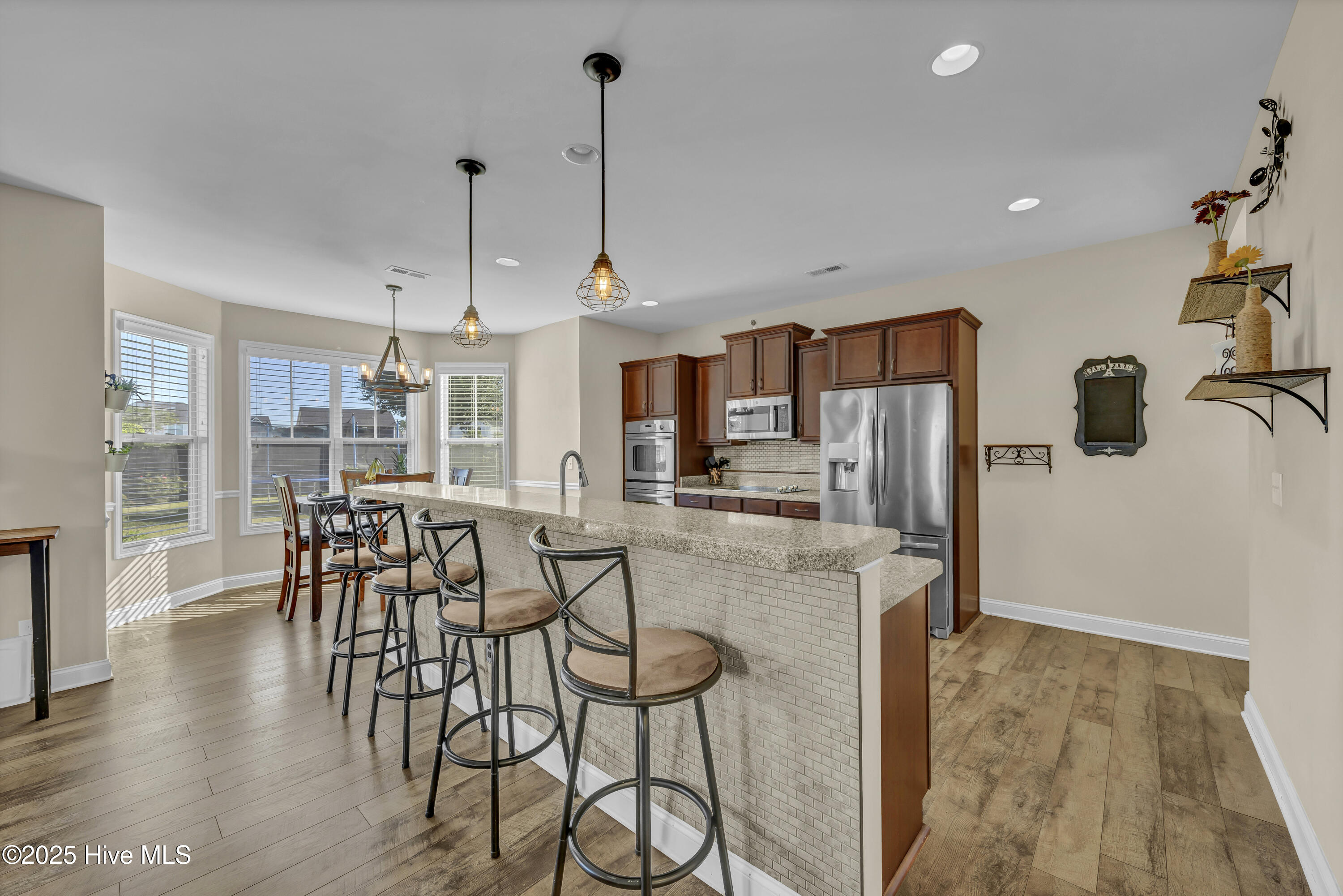 100549704 | Photo 15