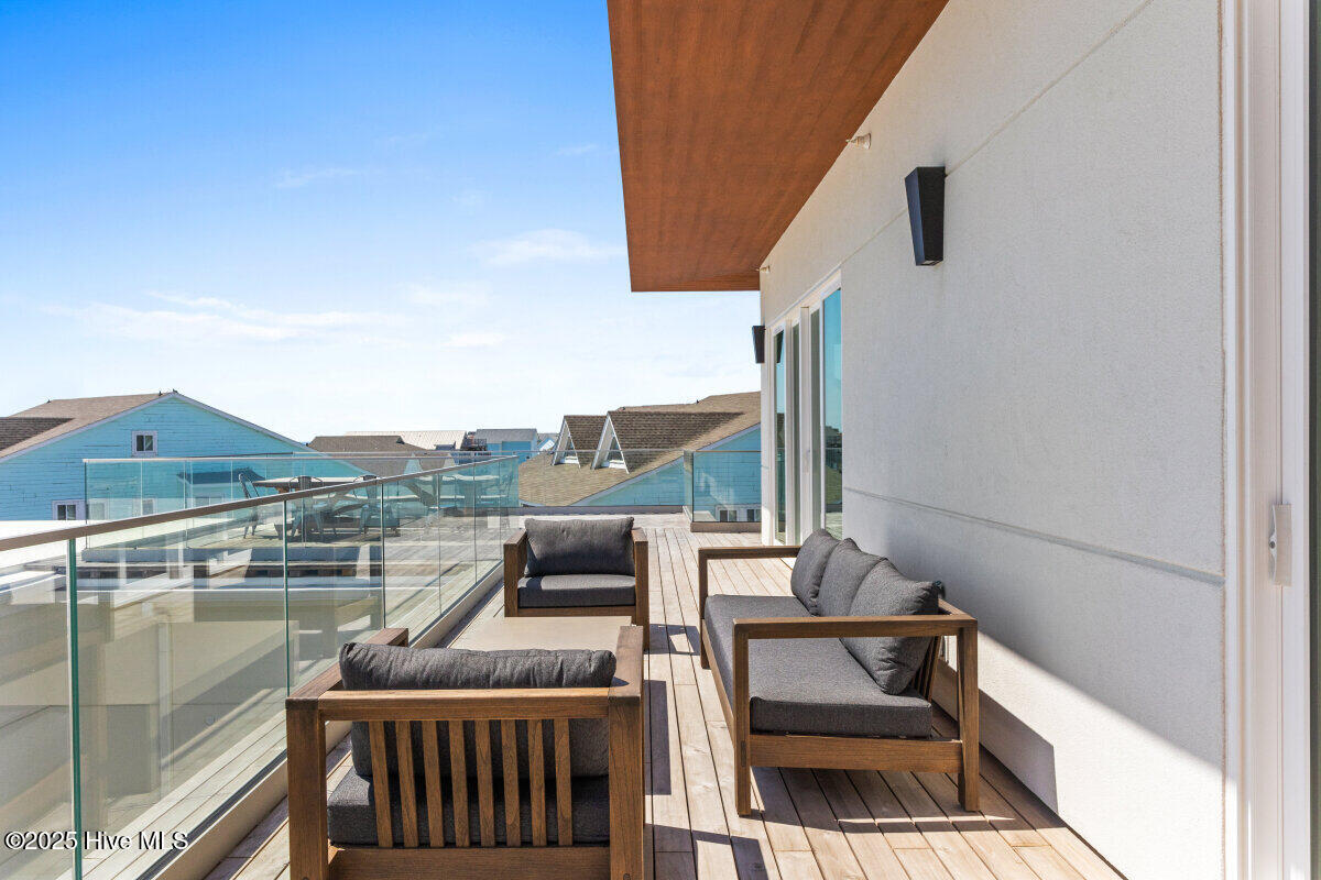 100503115 | Photo 27