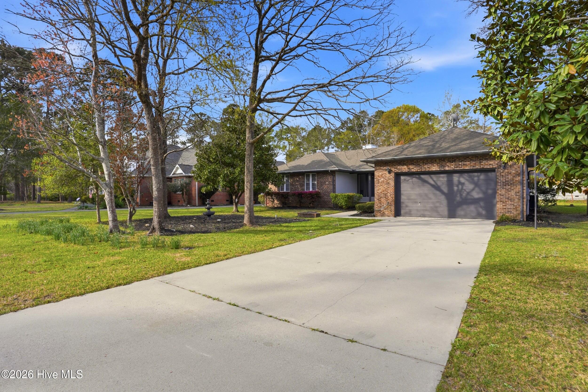 Photo 3 of Single family home for sale at 4 Sandtrap Dr, Shallotte, NC 28470 | MLS# 100608108 | Listing updated on 2026-10-05