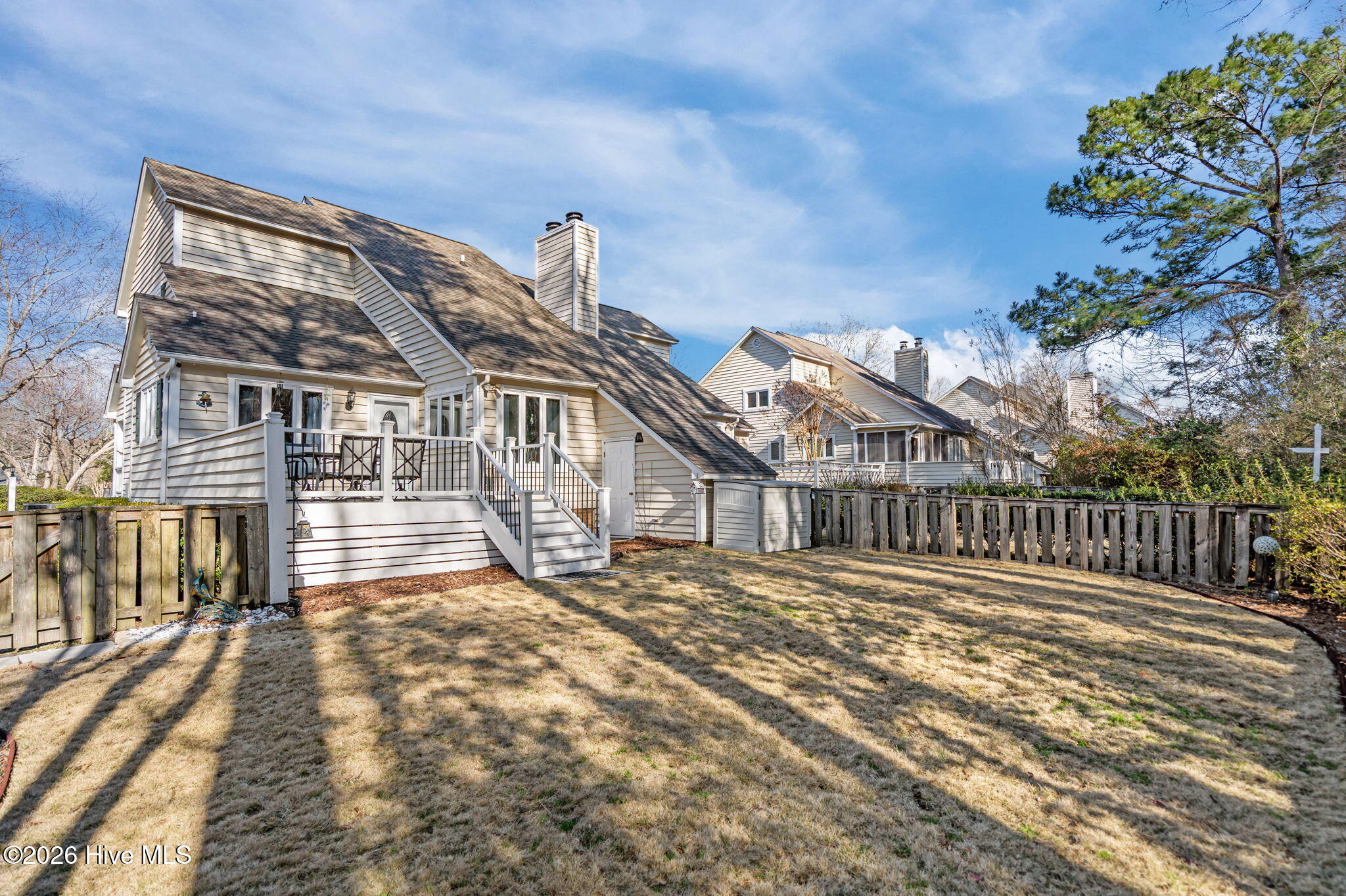 100557388 | Photo 40