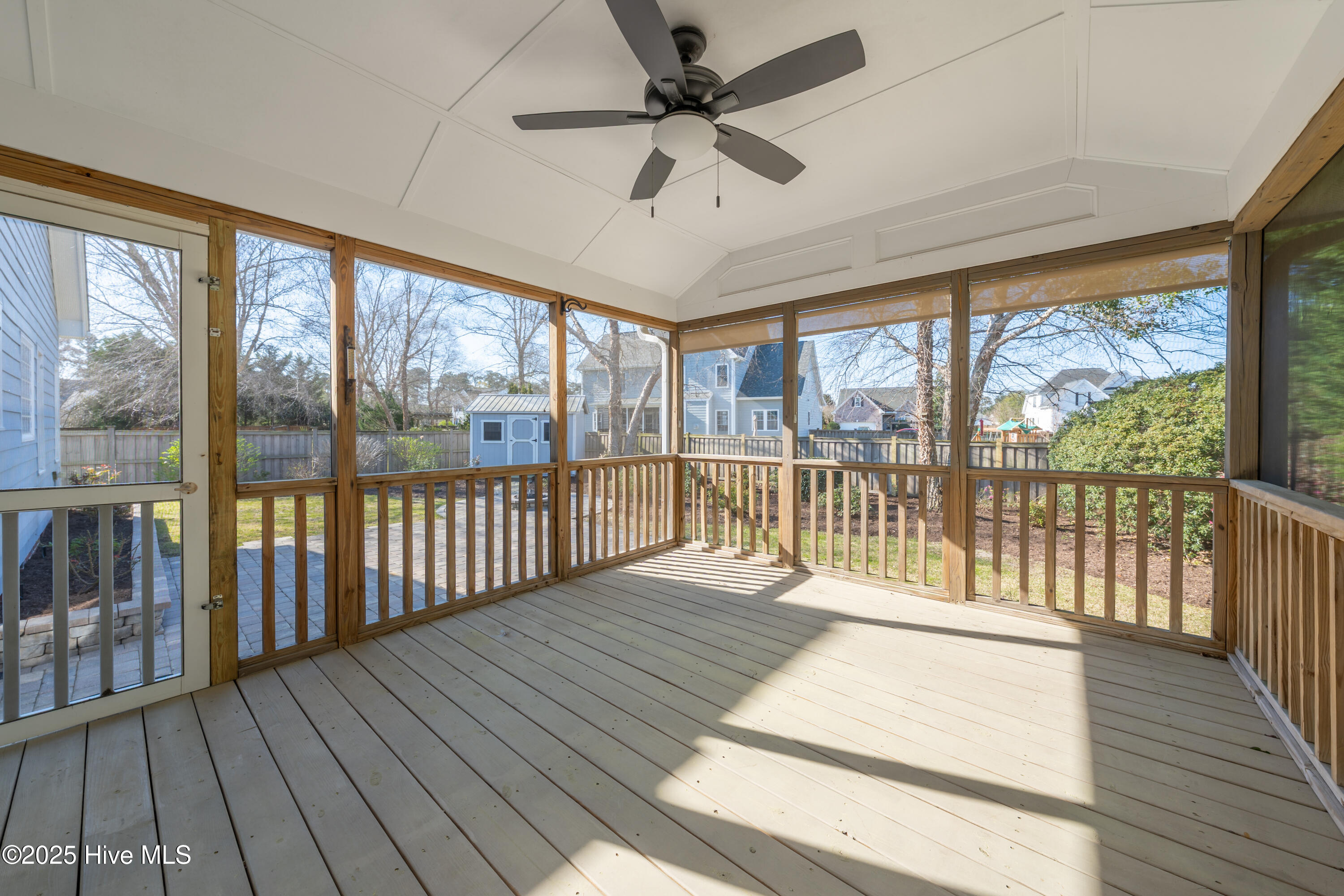 100497692 | Photo 46