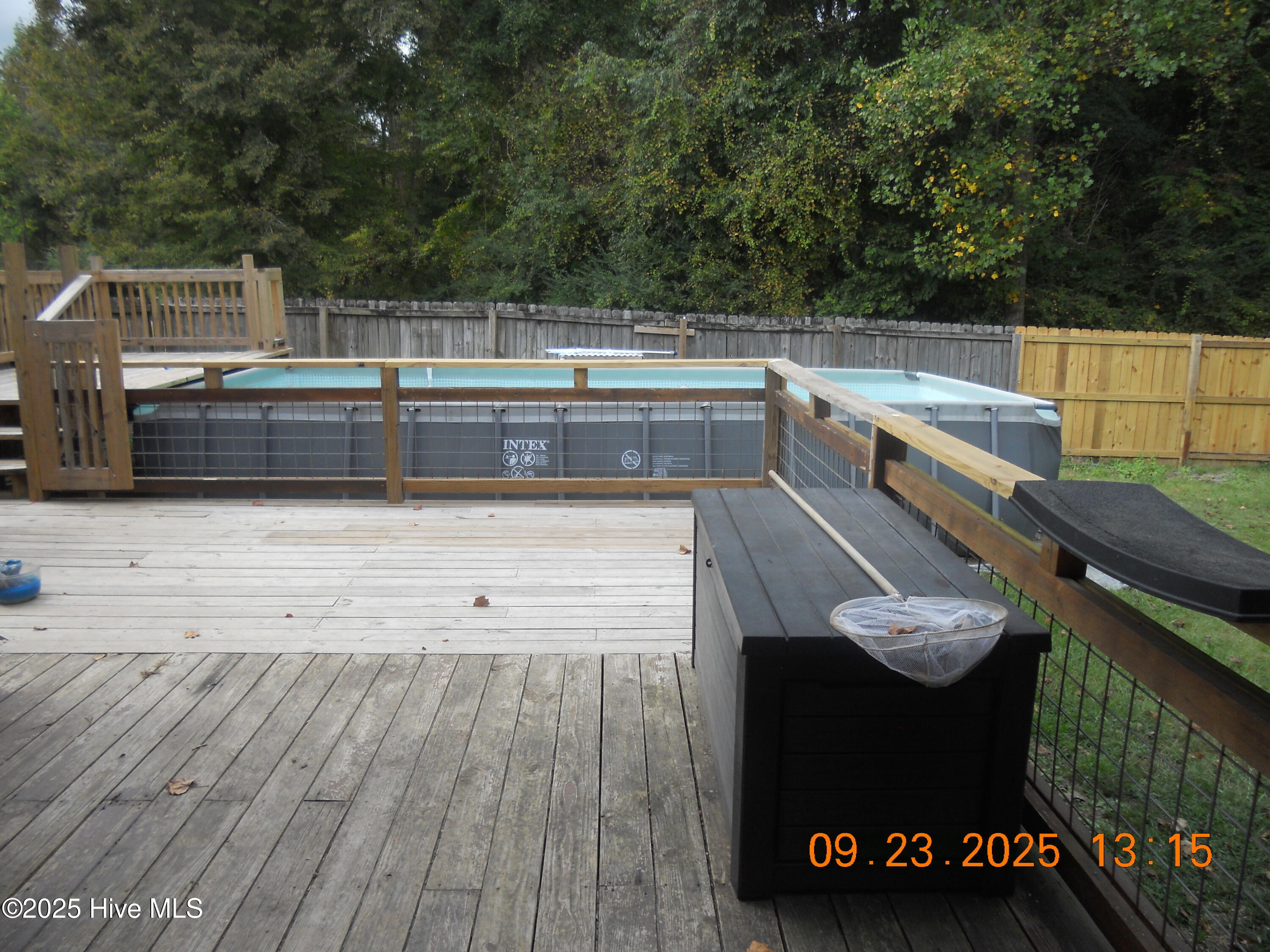 100532351 | Photo 42