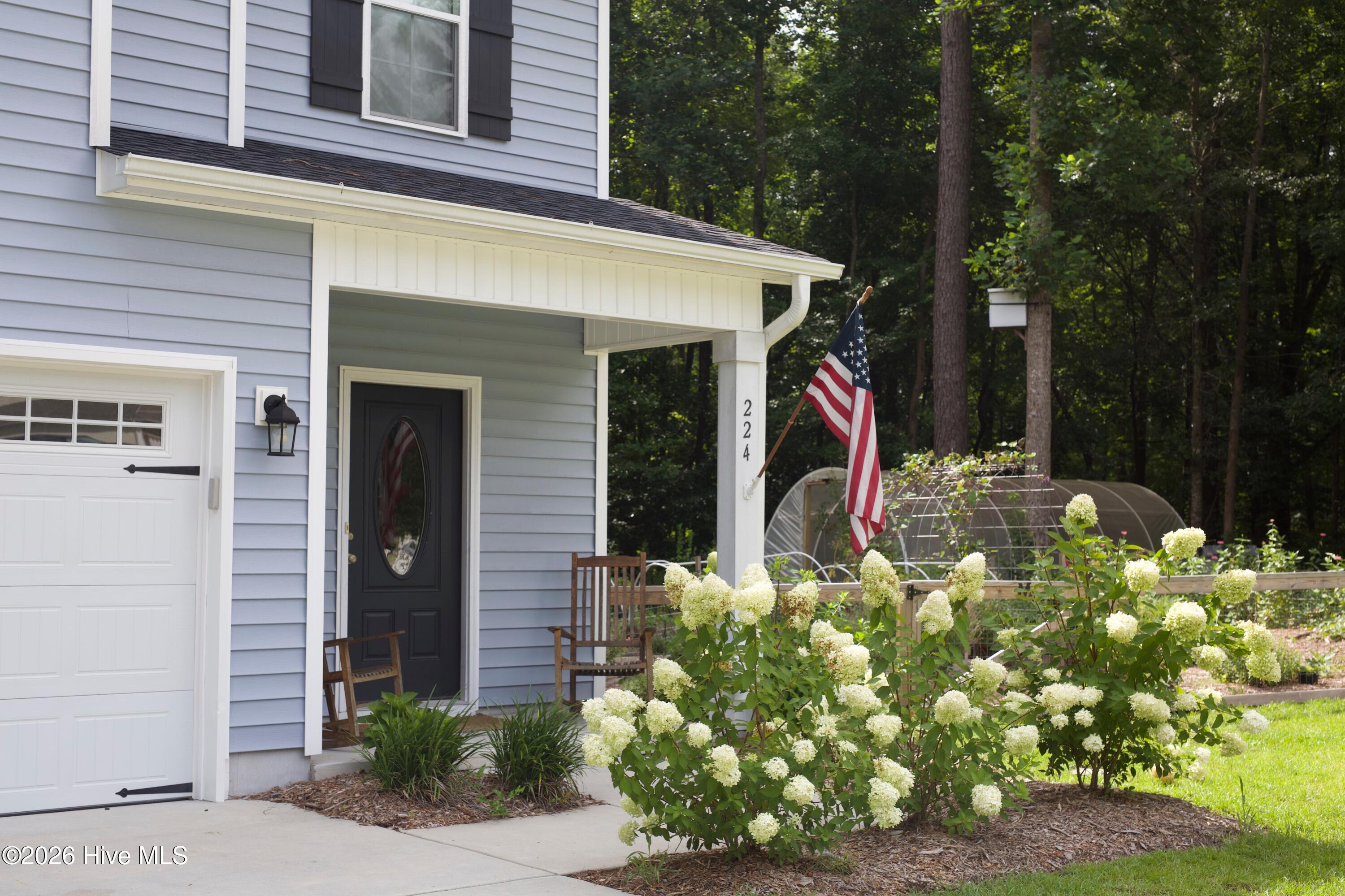 100558735 | Photo 68