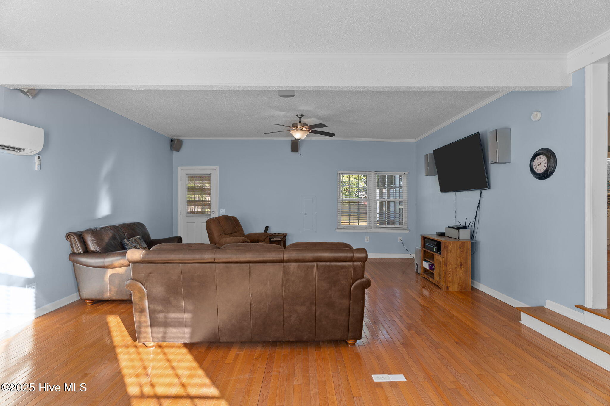 100527660 | Photo 13