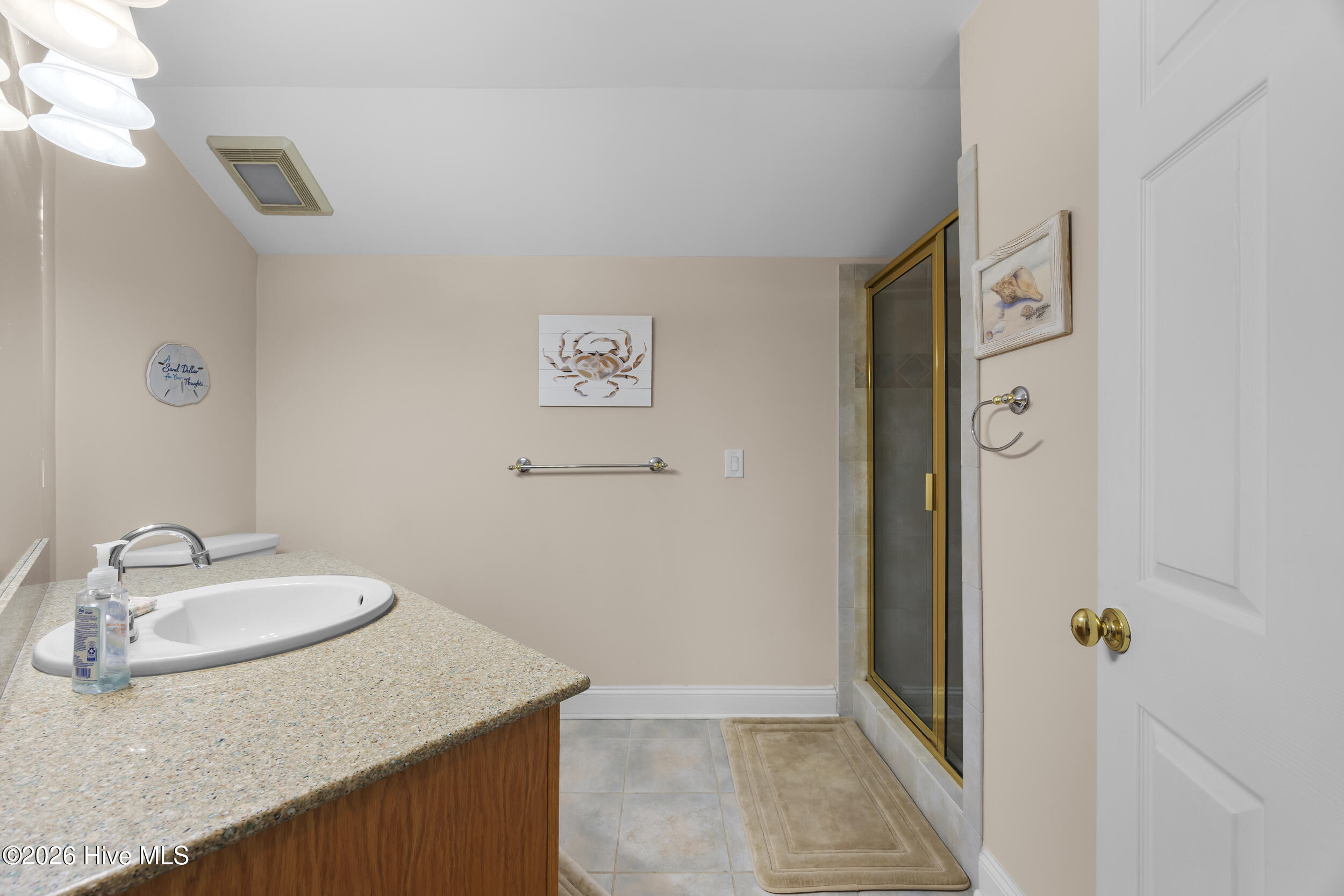 100548931 | Photo 38