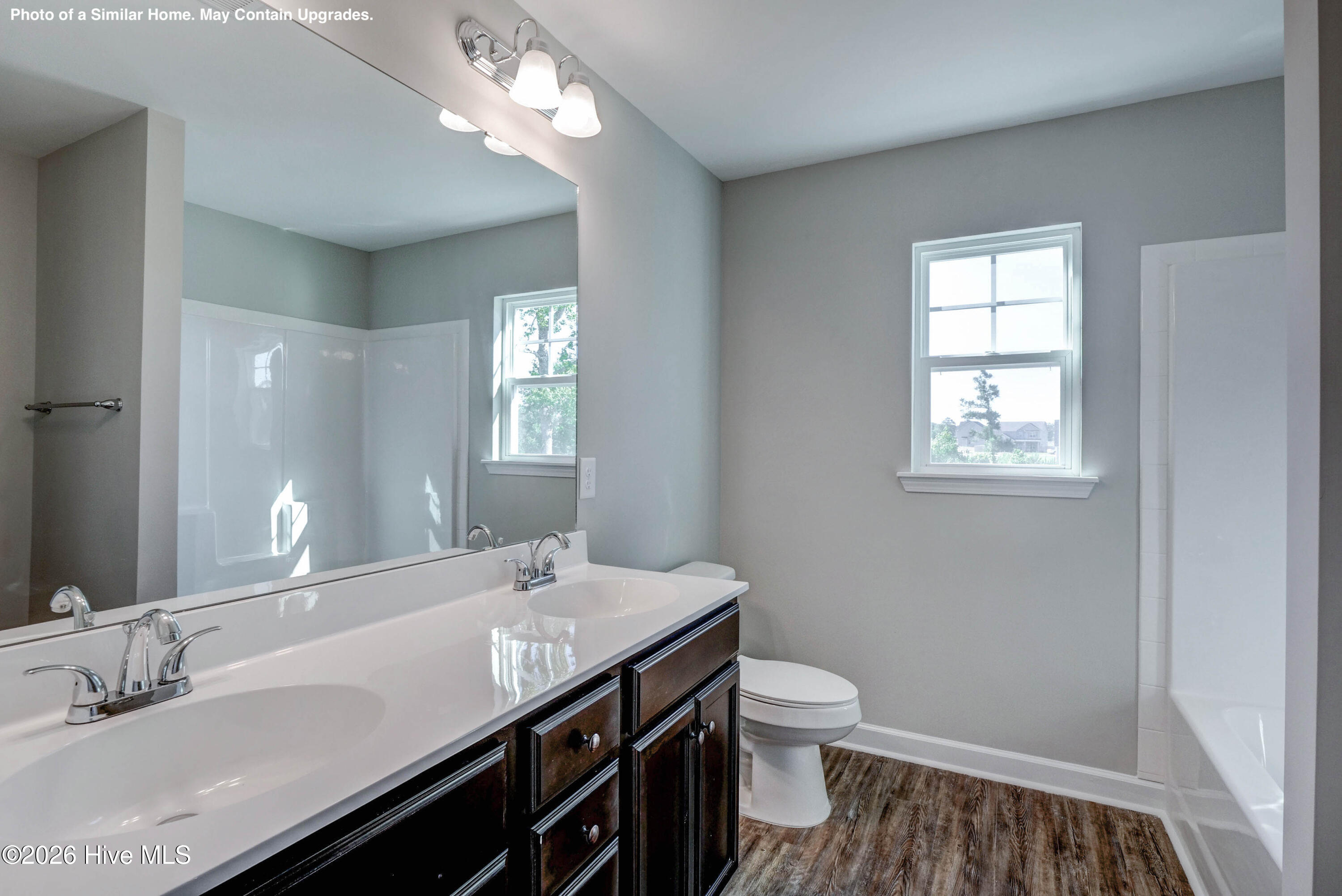 100567172 | Photo 29