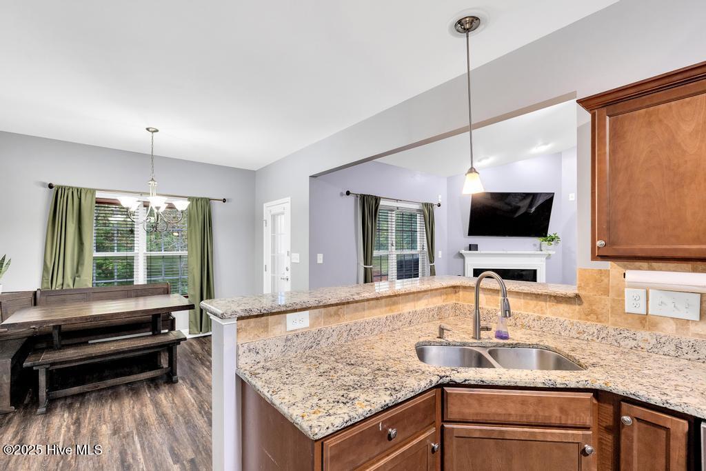 100532060 | Photo 10