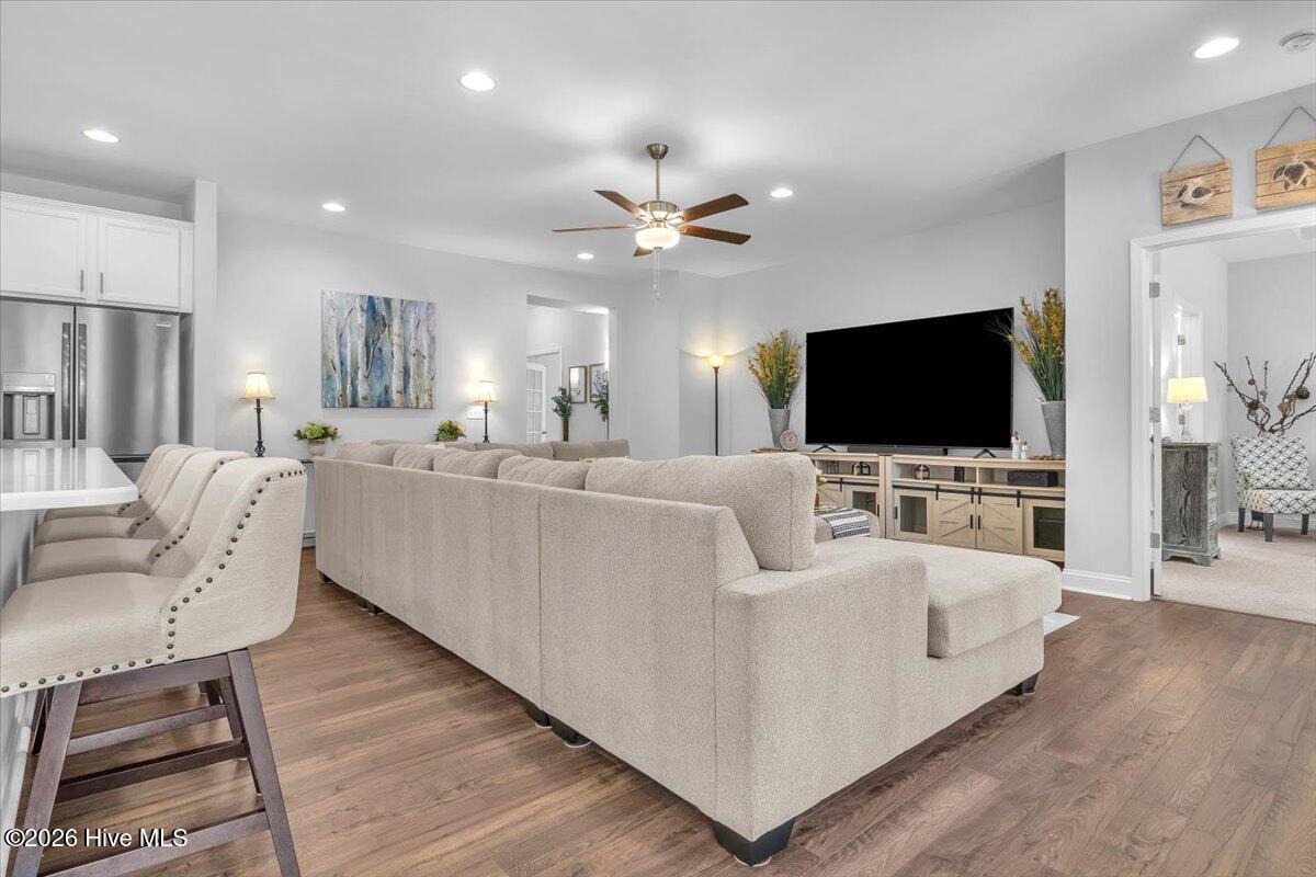 100560173 | Photo 18