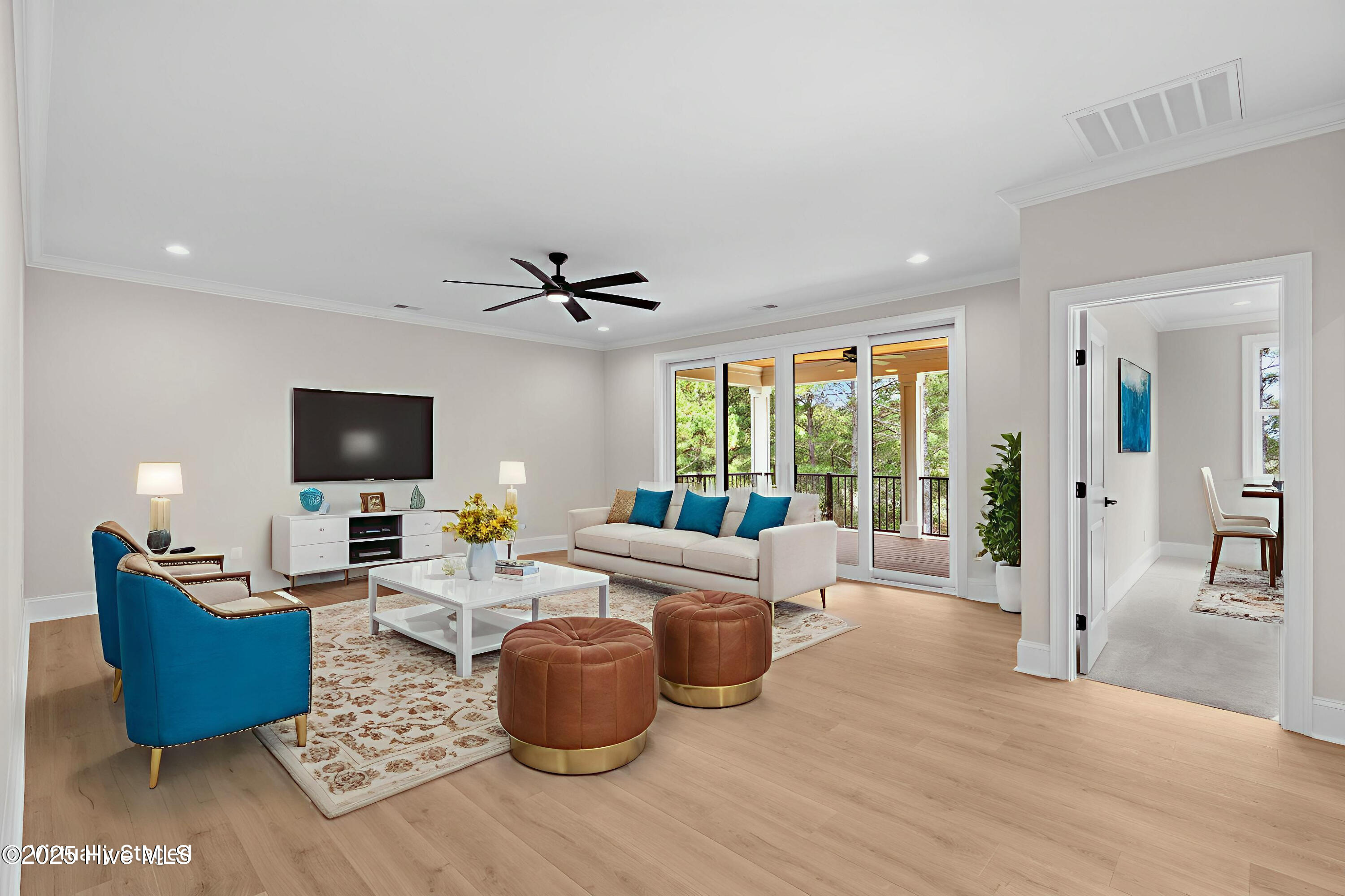 100547406 | Photo 41