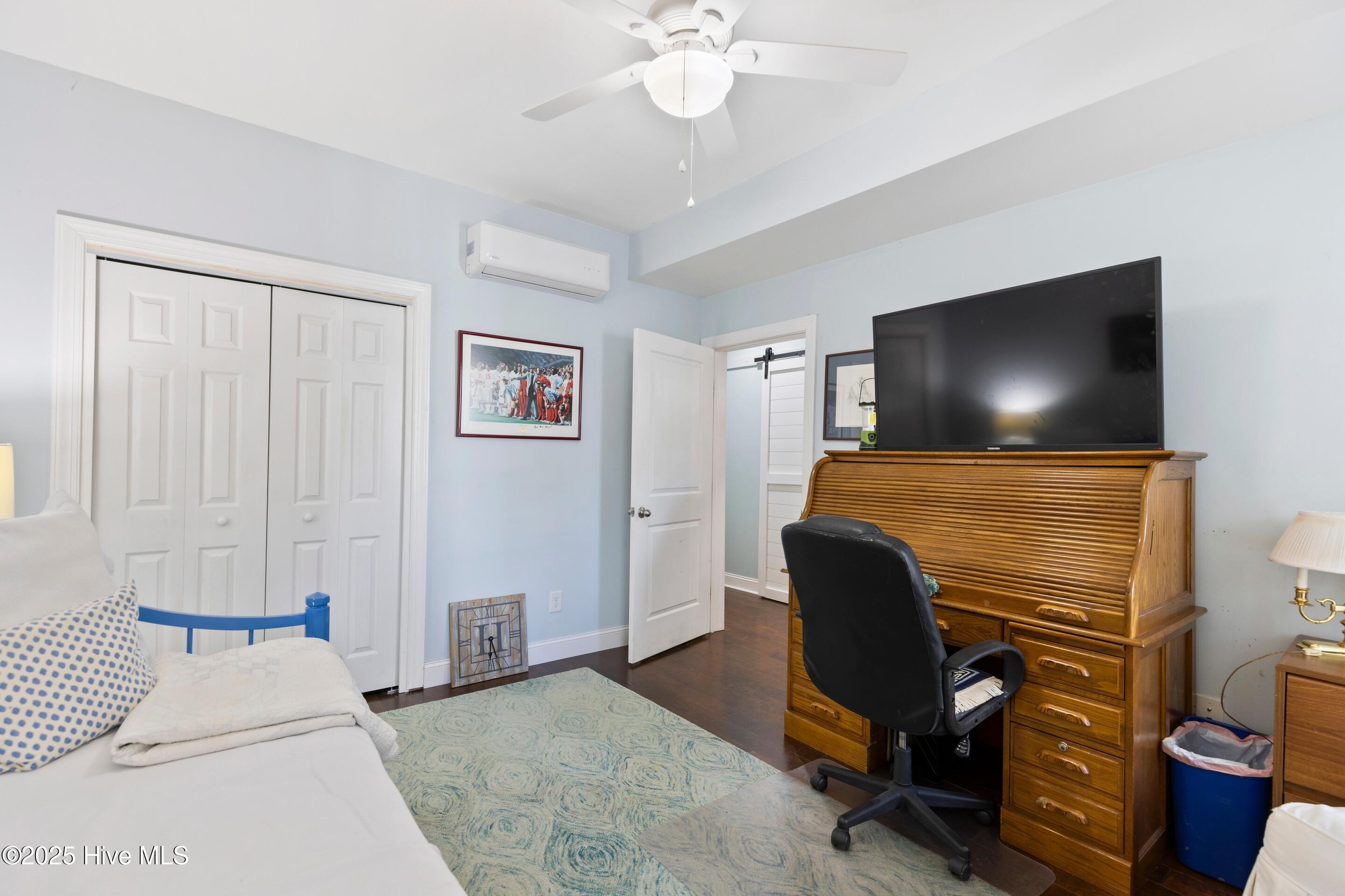 100536198 | Photo 46