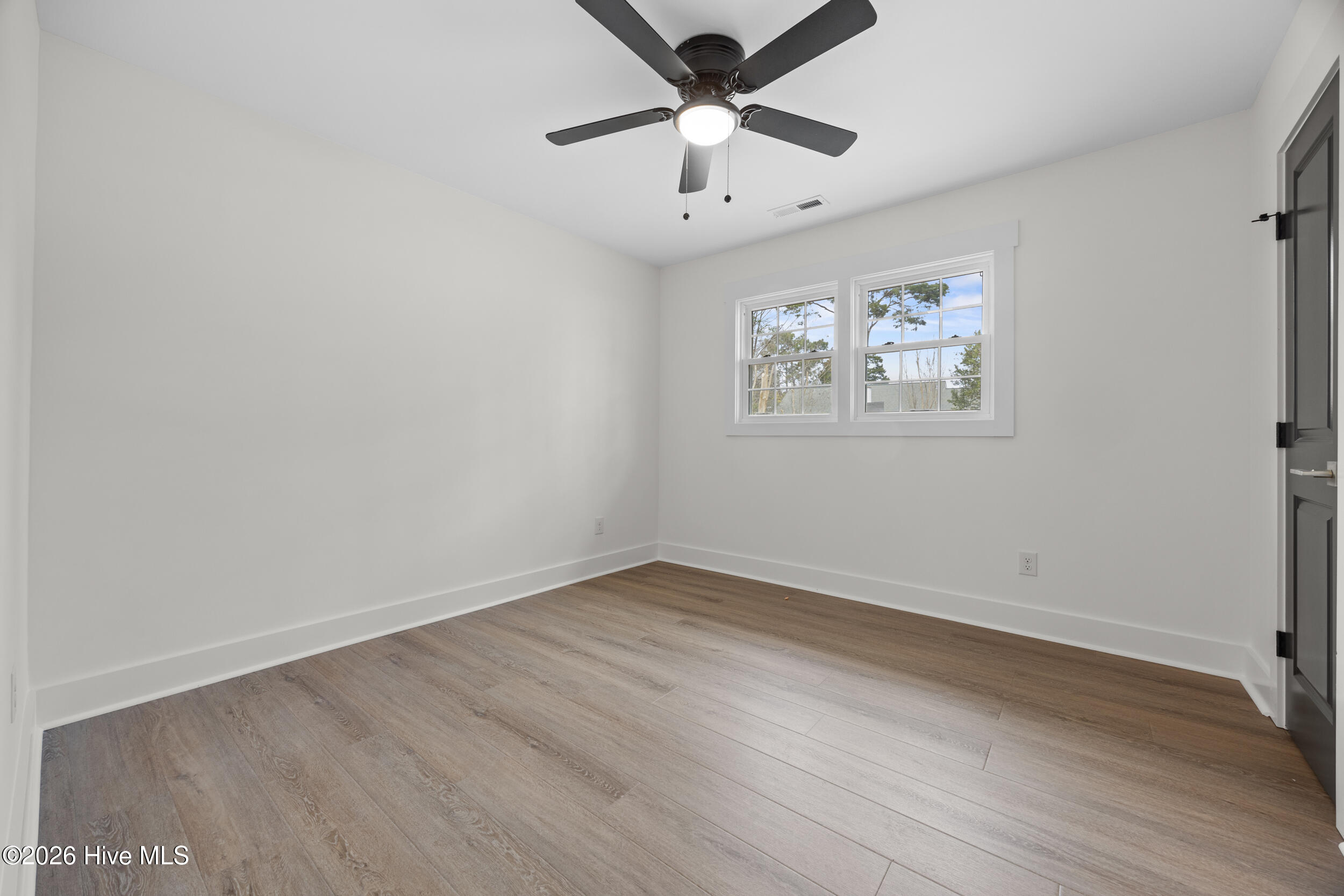 100556943 | Photo 28