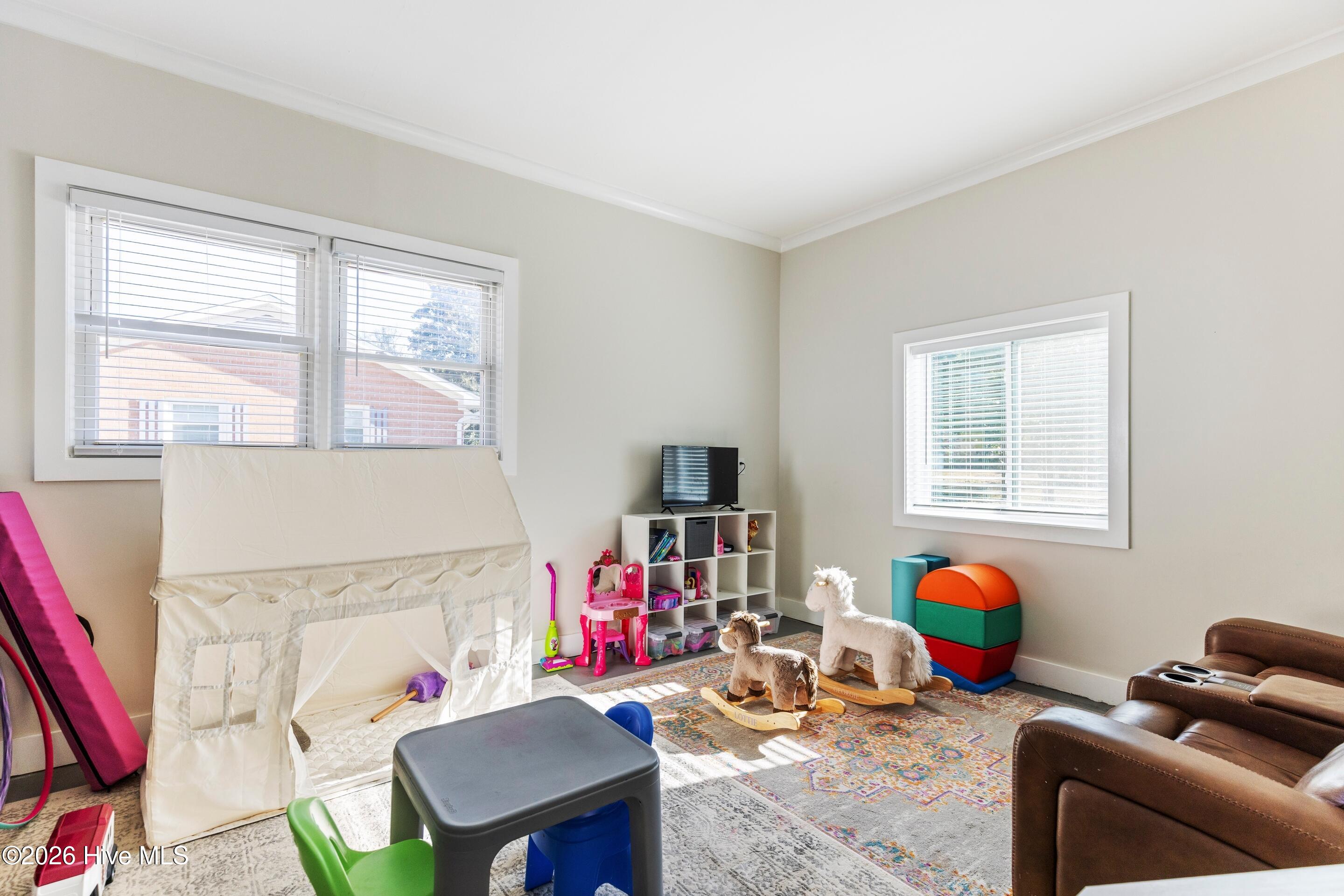 100547942 | Photo 40