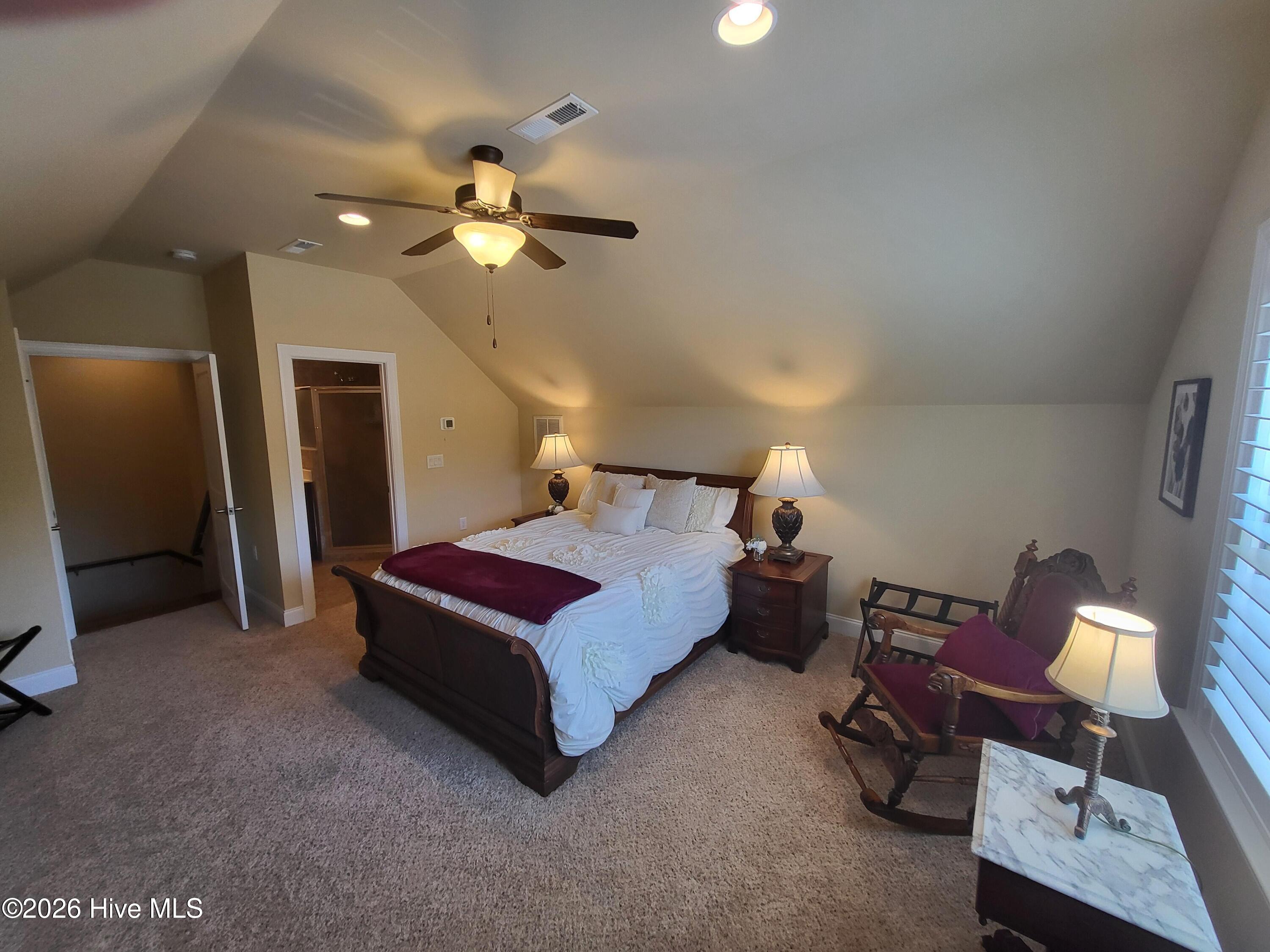 100584293 | Photo 39