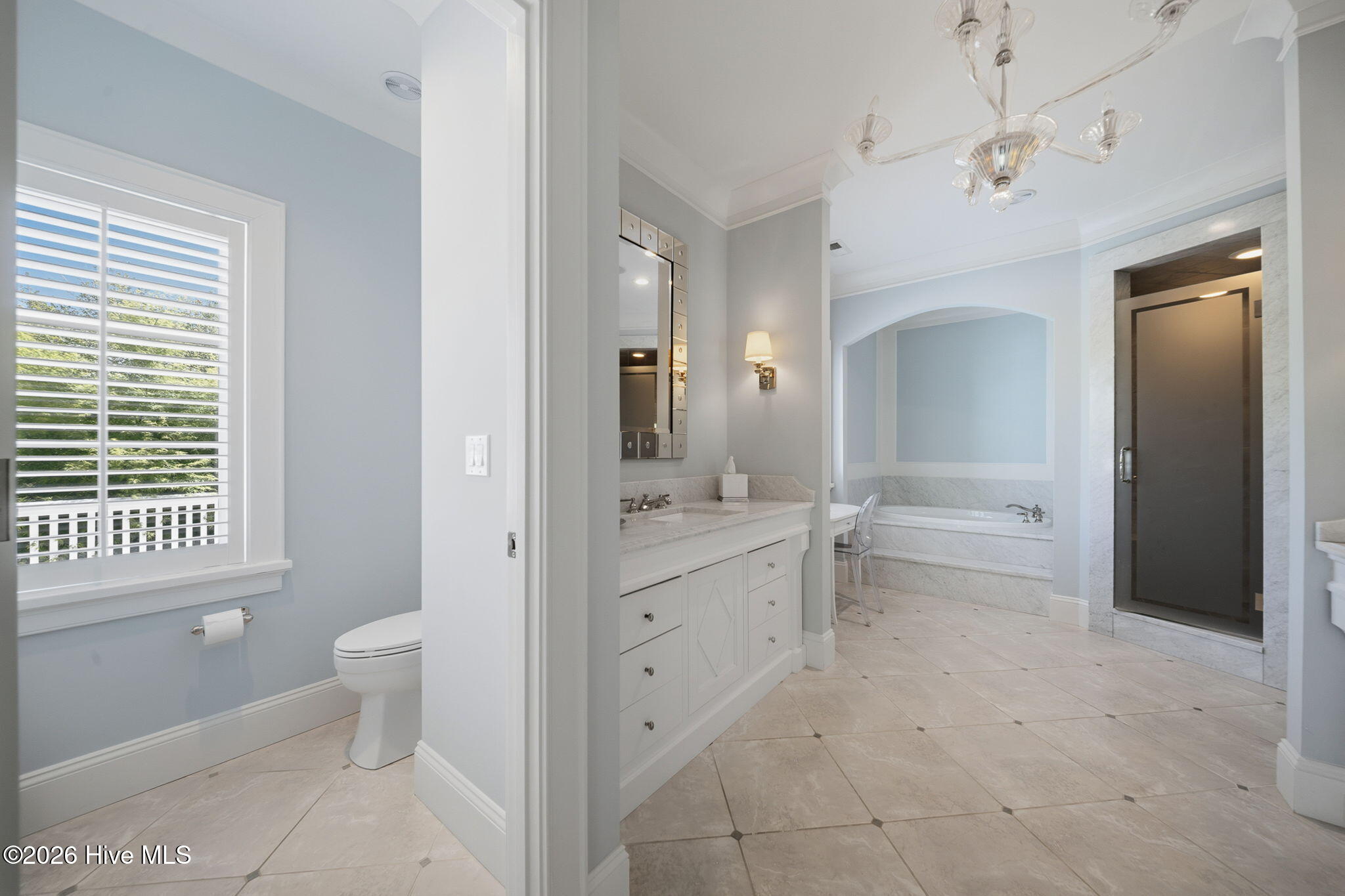 100570583 | Photo 43