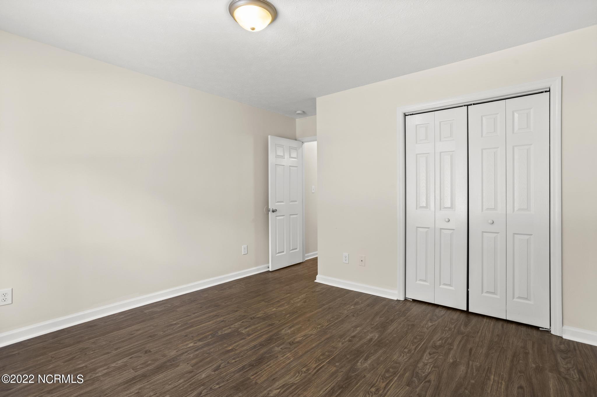 100550336 | Photo 17