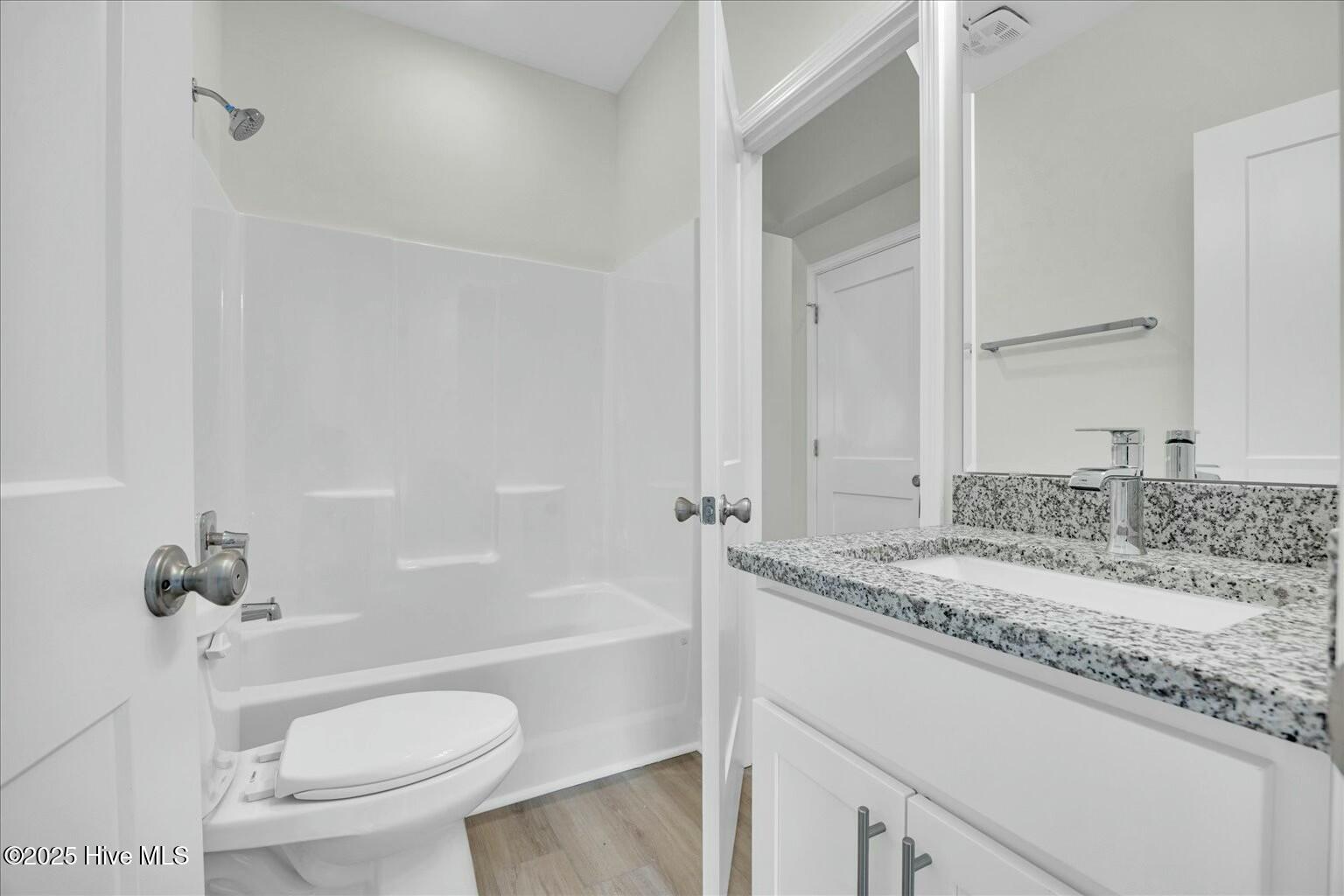 100484264 | Photo 14