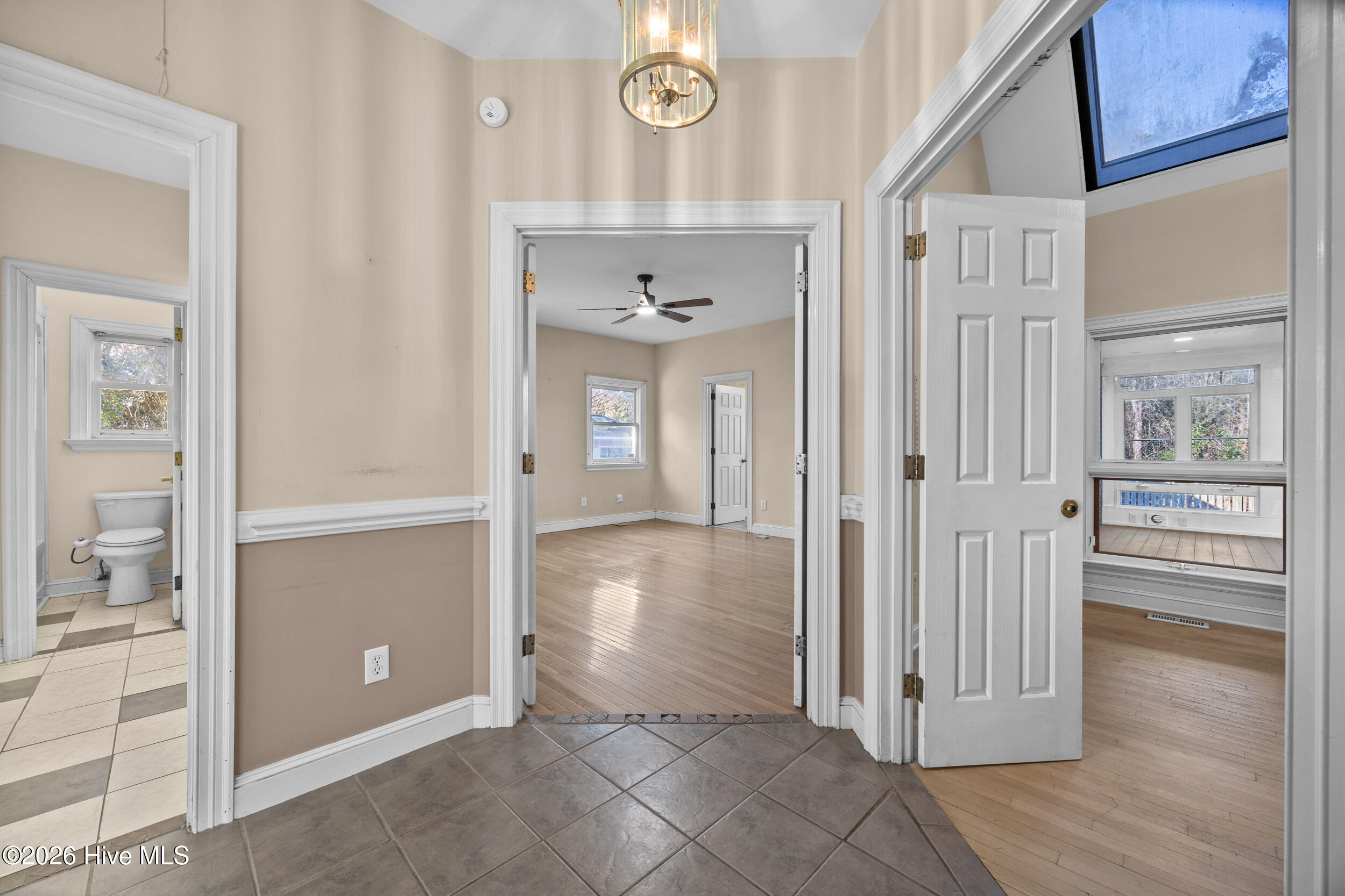 100554944 | Photo 27