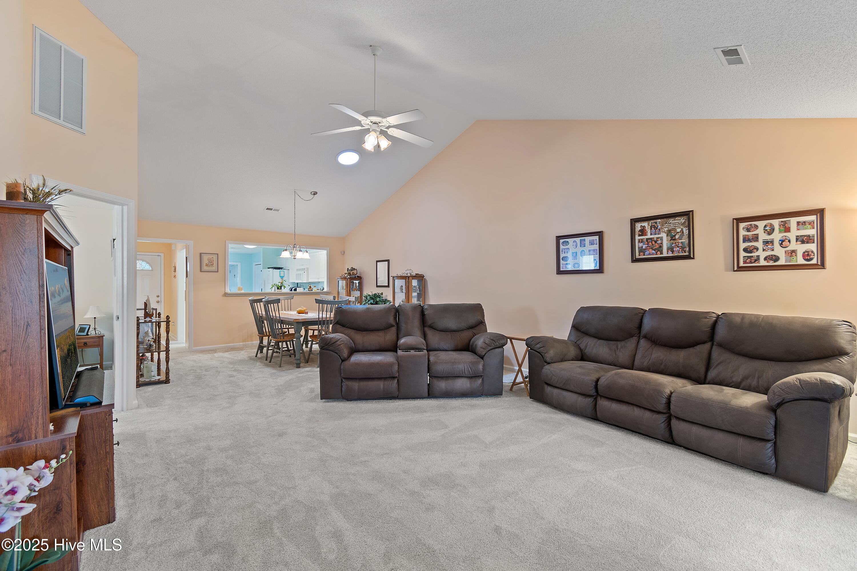 100529977 | Photo 25