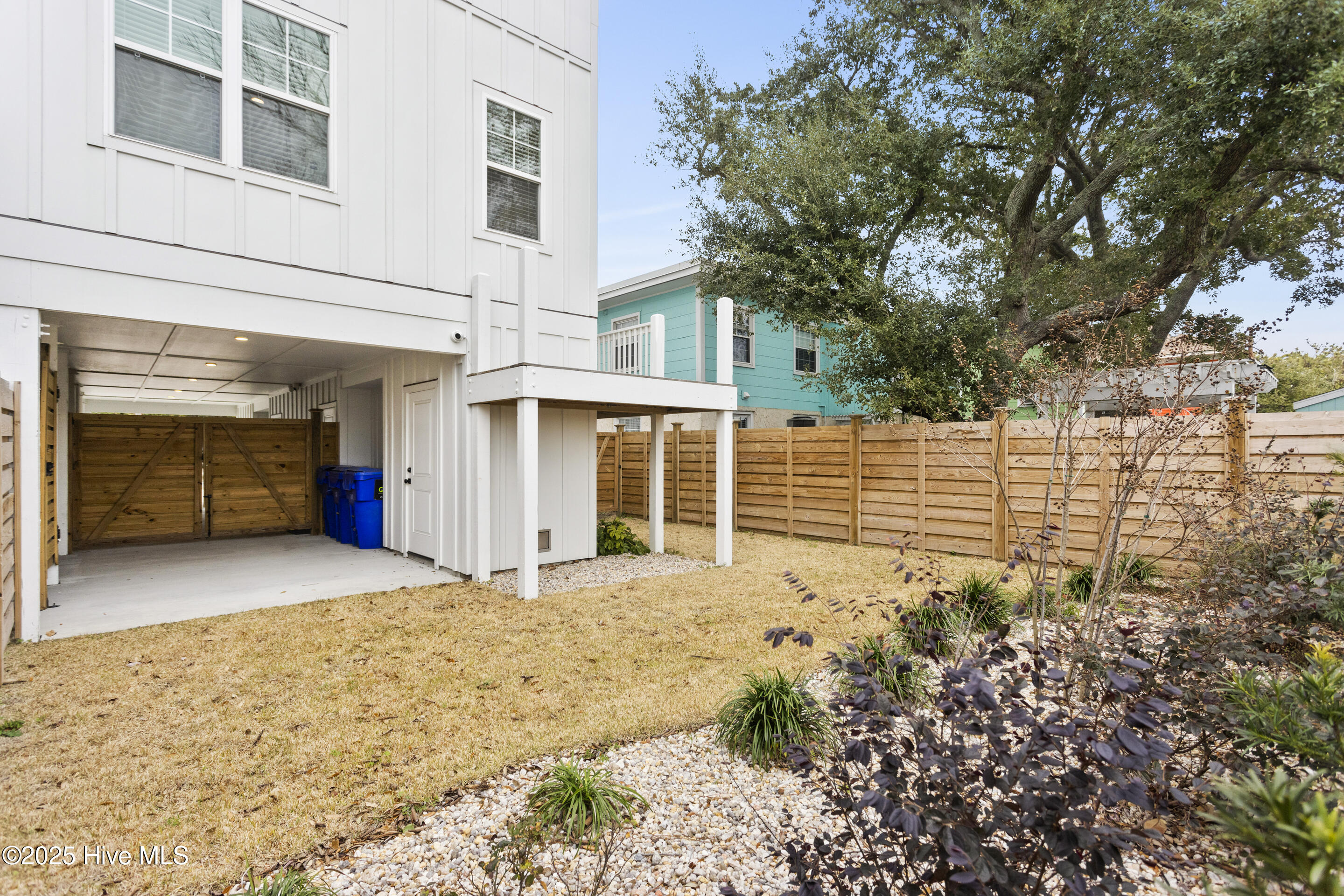 100521314 | Photo 45