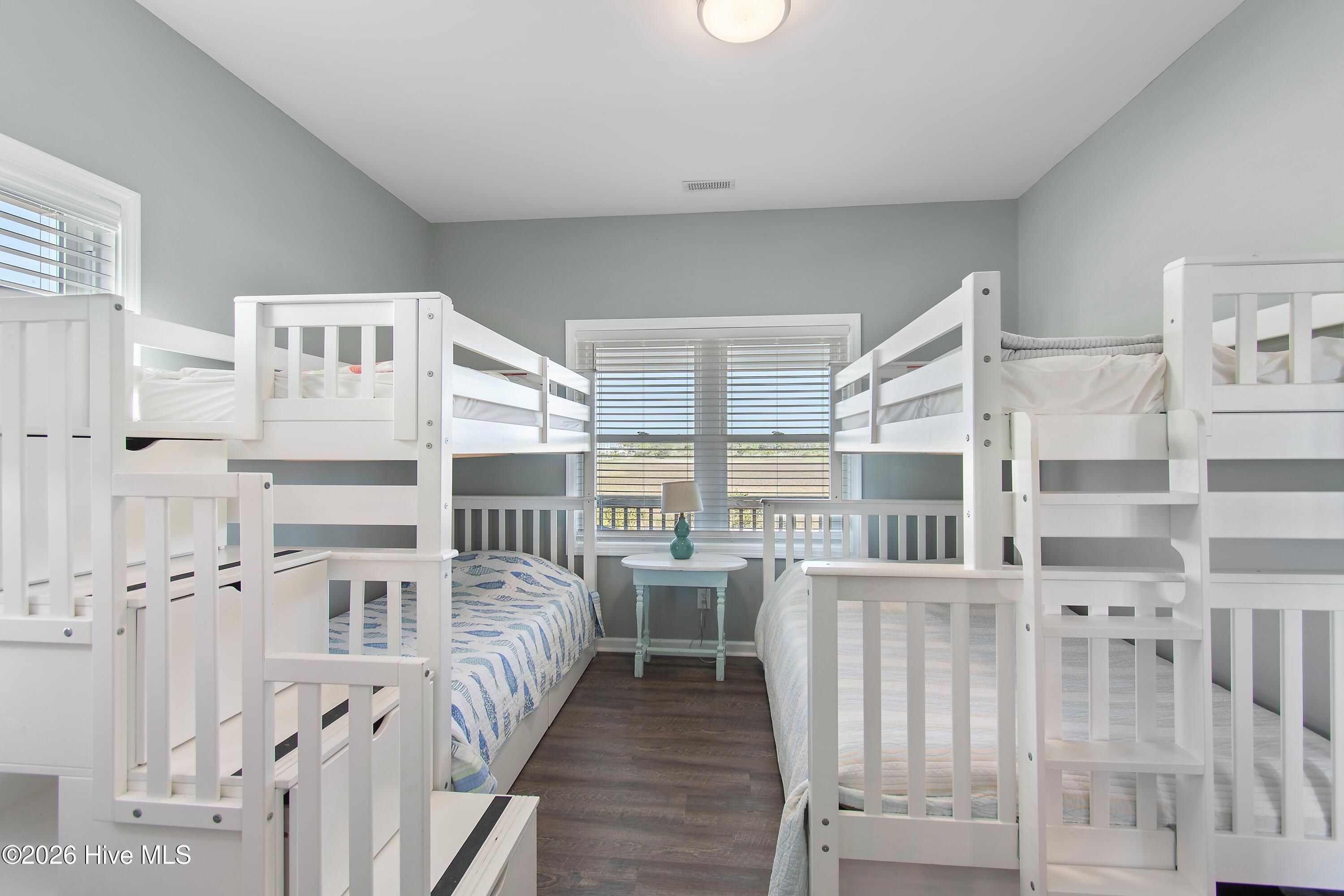 100566525 | Photo 30