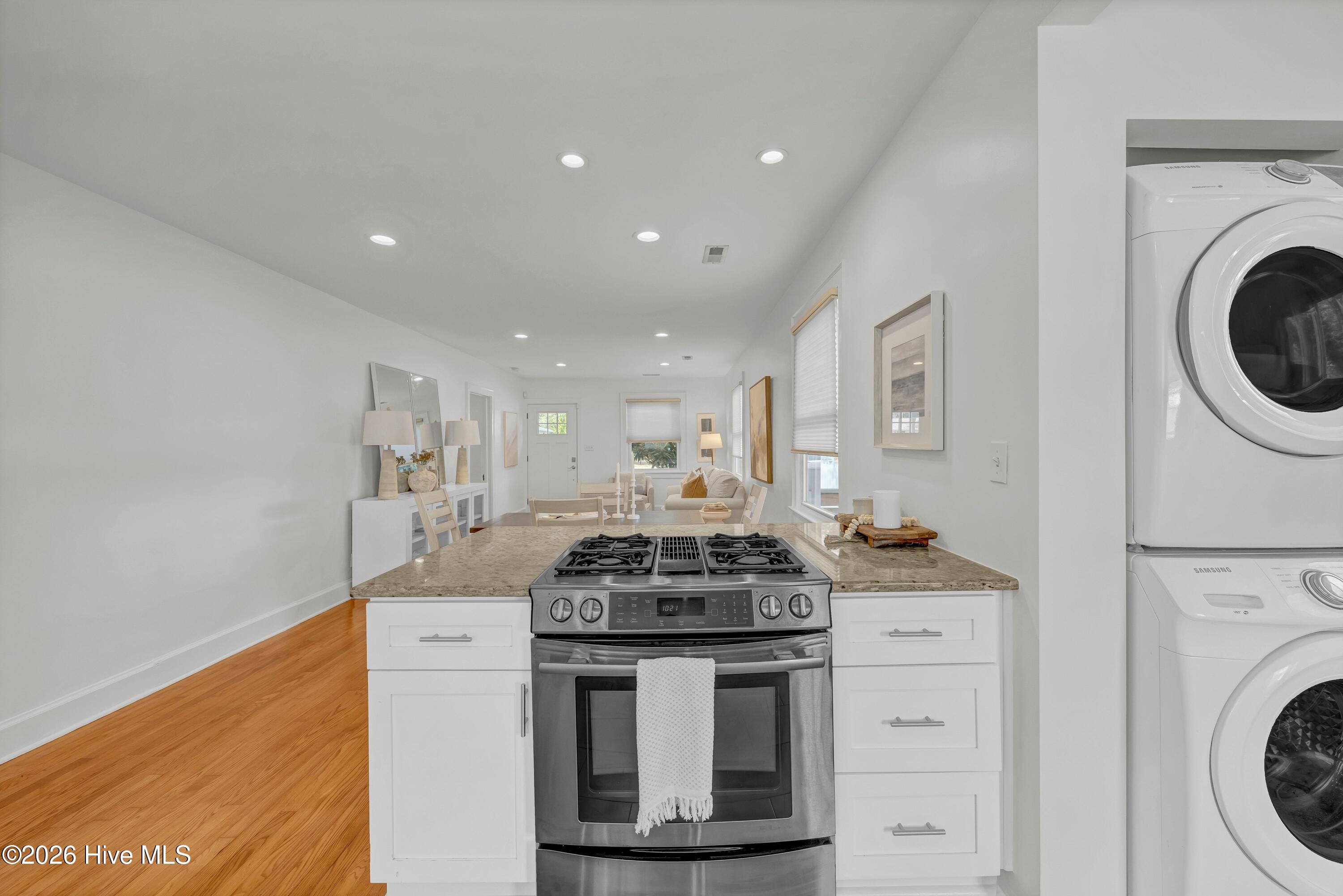 100555694 | Photo 11