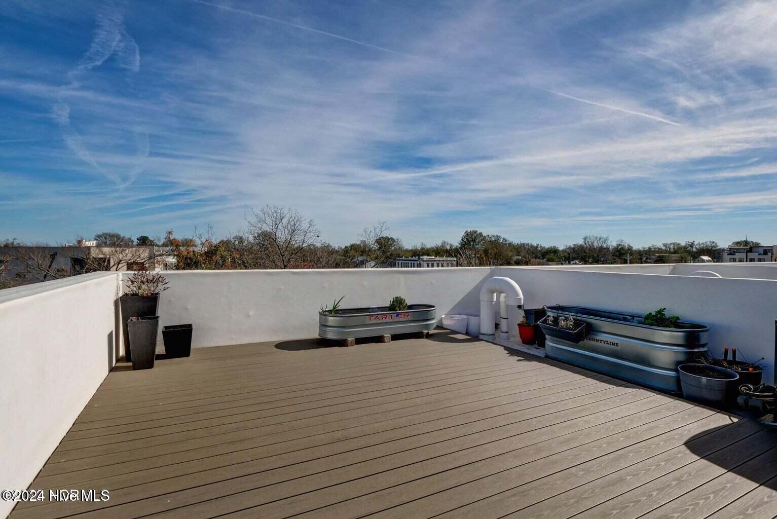 100548668 | Photo 27