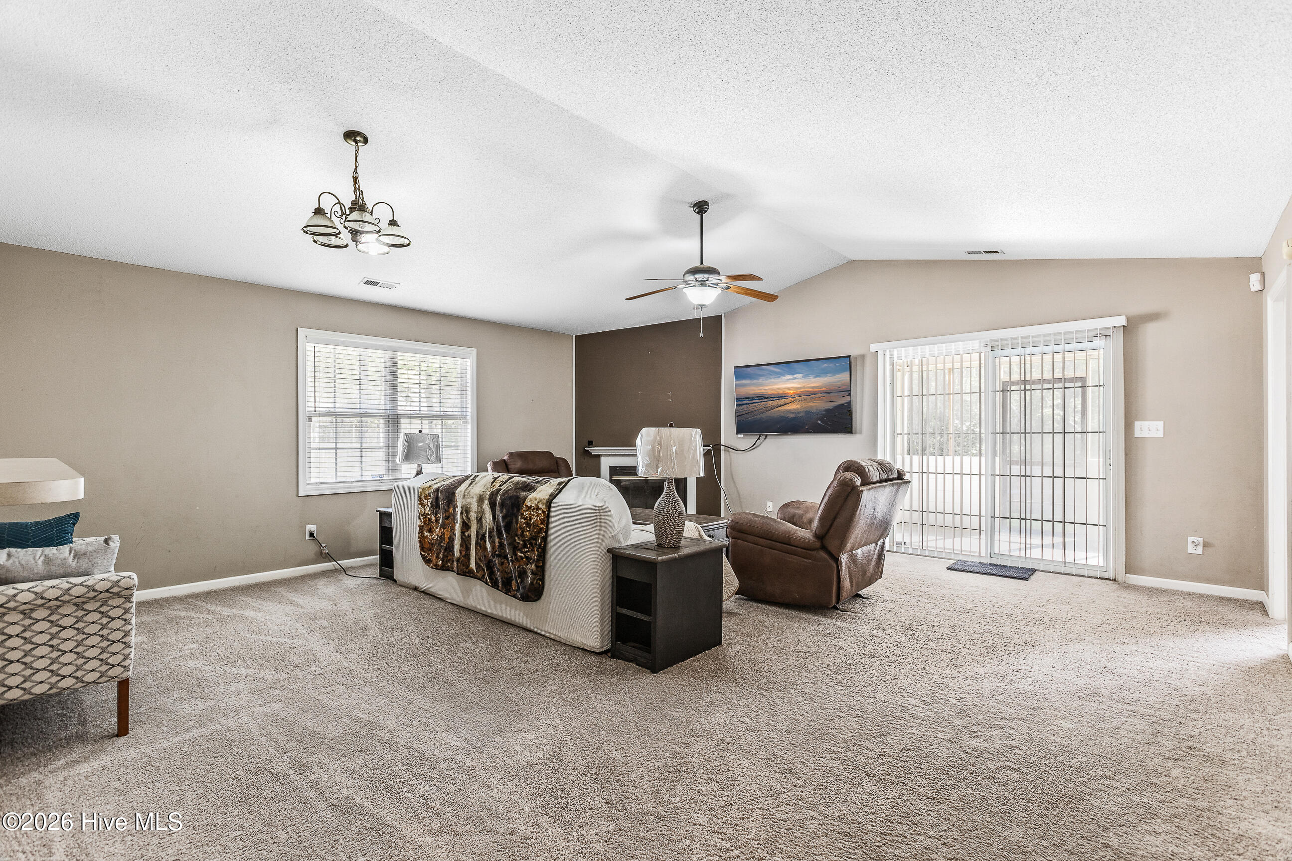 100566424 | Photo 10