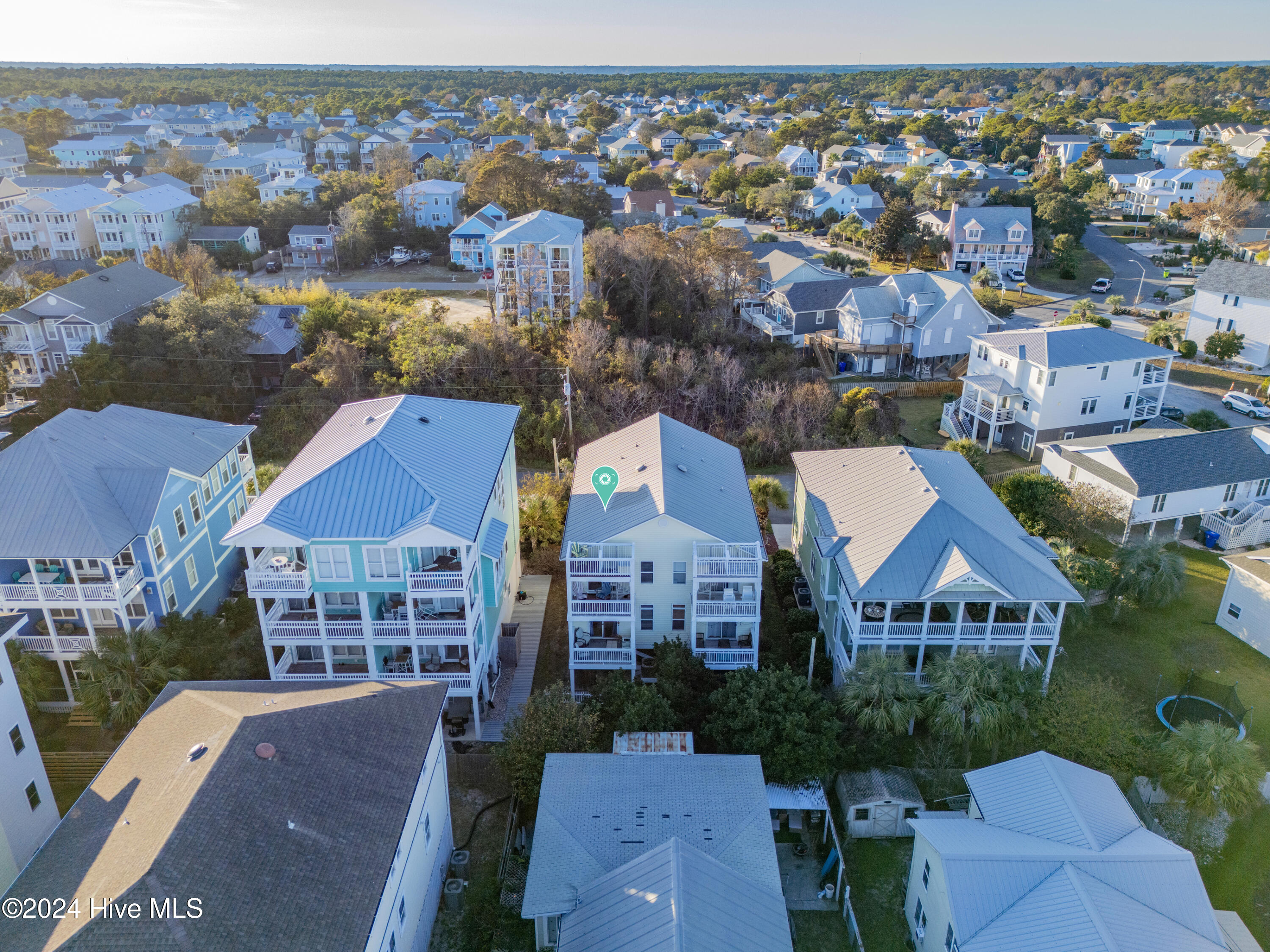 100475790 | Photo 46