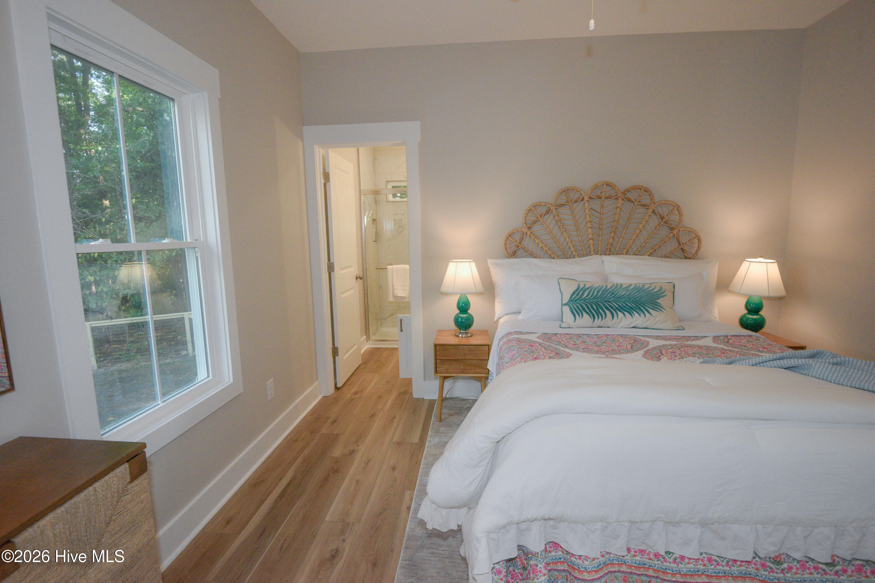 100569320 | Photo 59