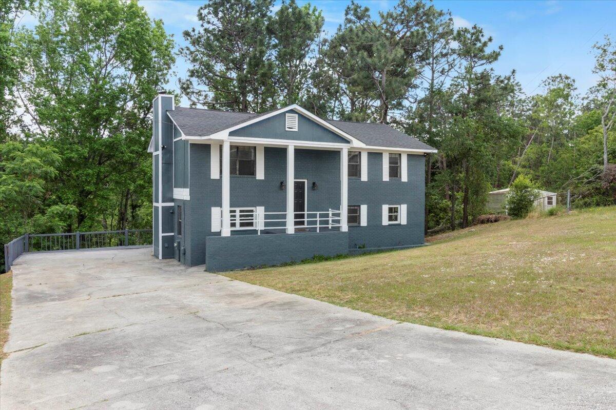 03-Front Exterior Right