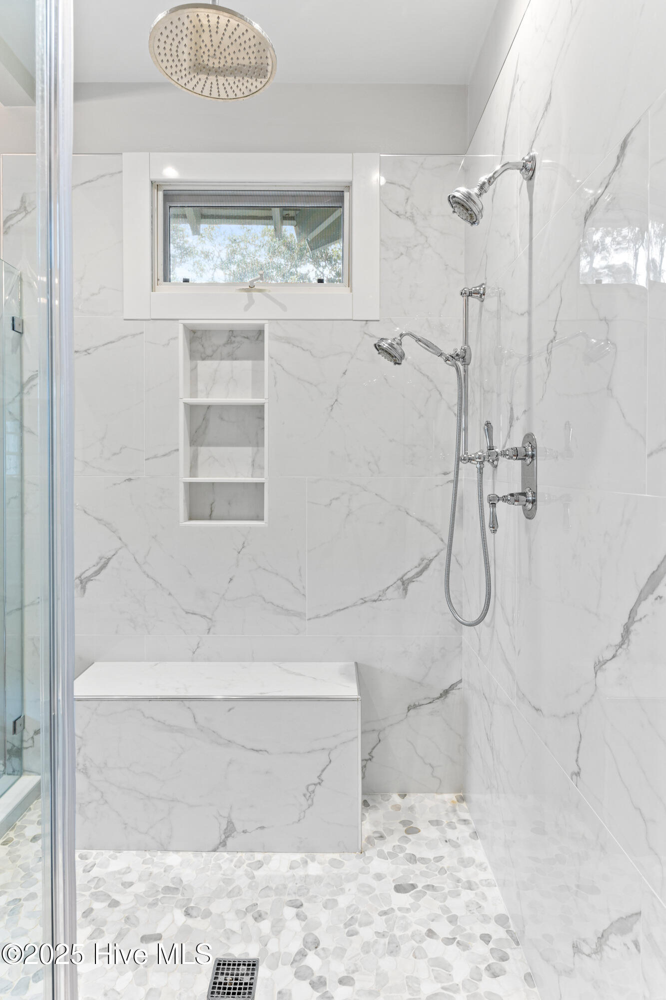 100531454 | Photo 35