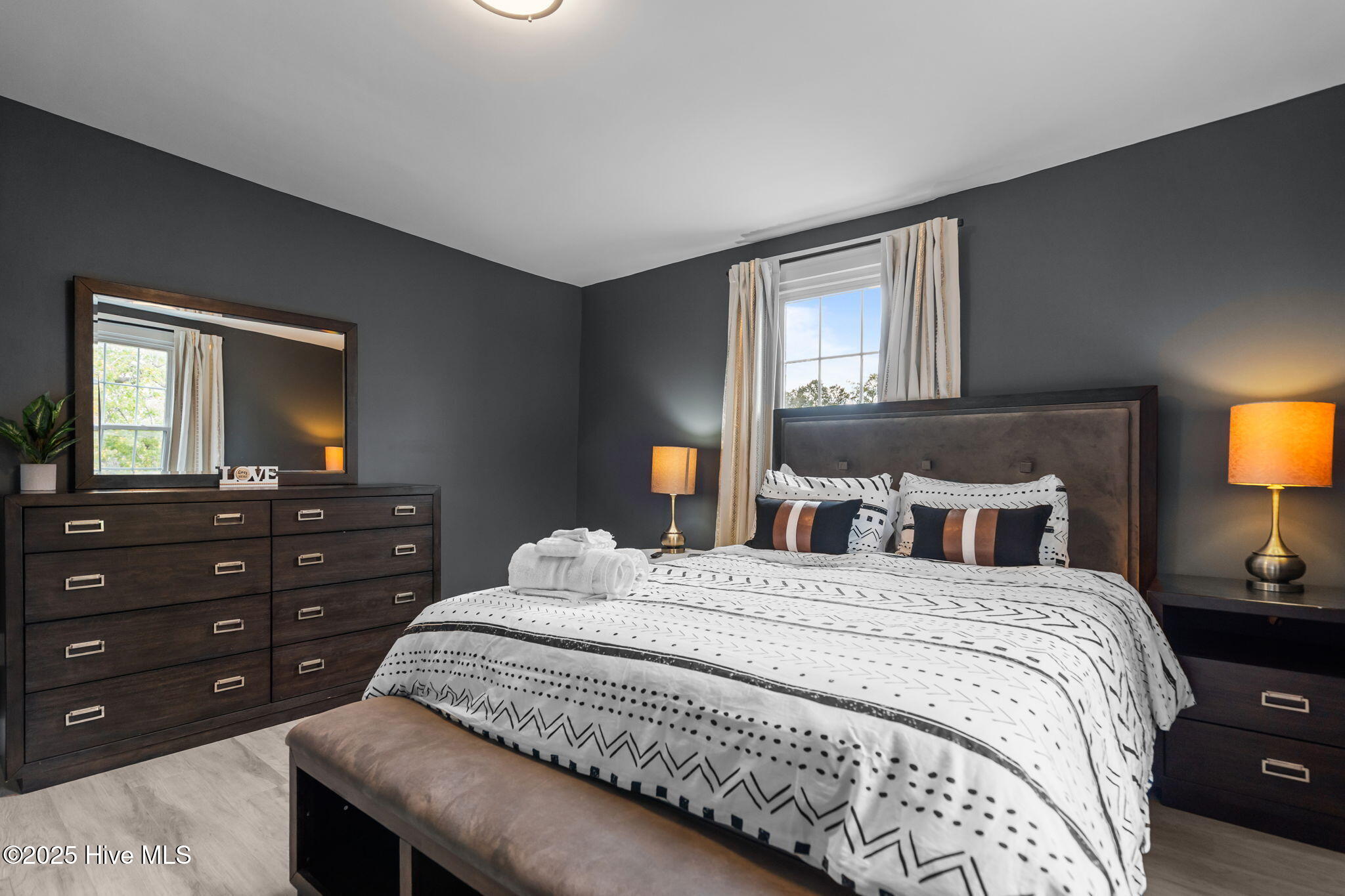 100544435 | Photo 35