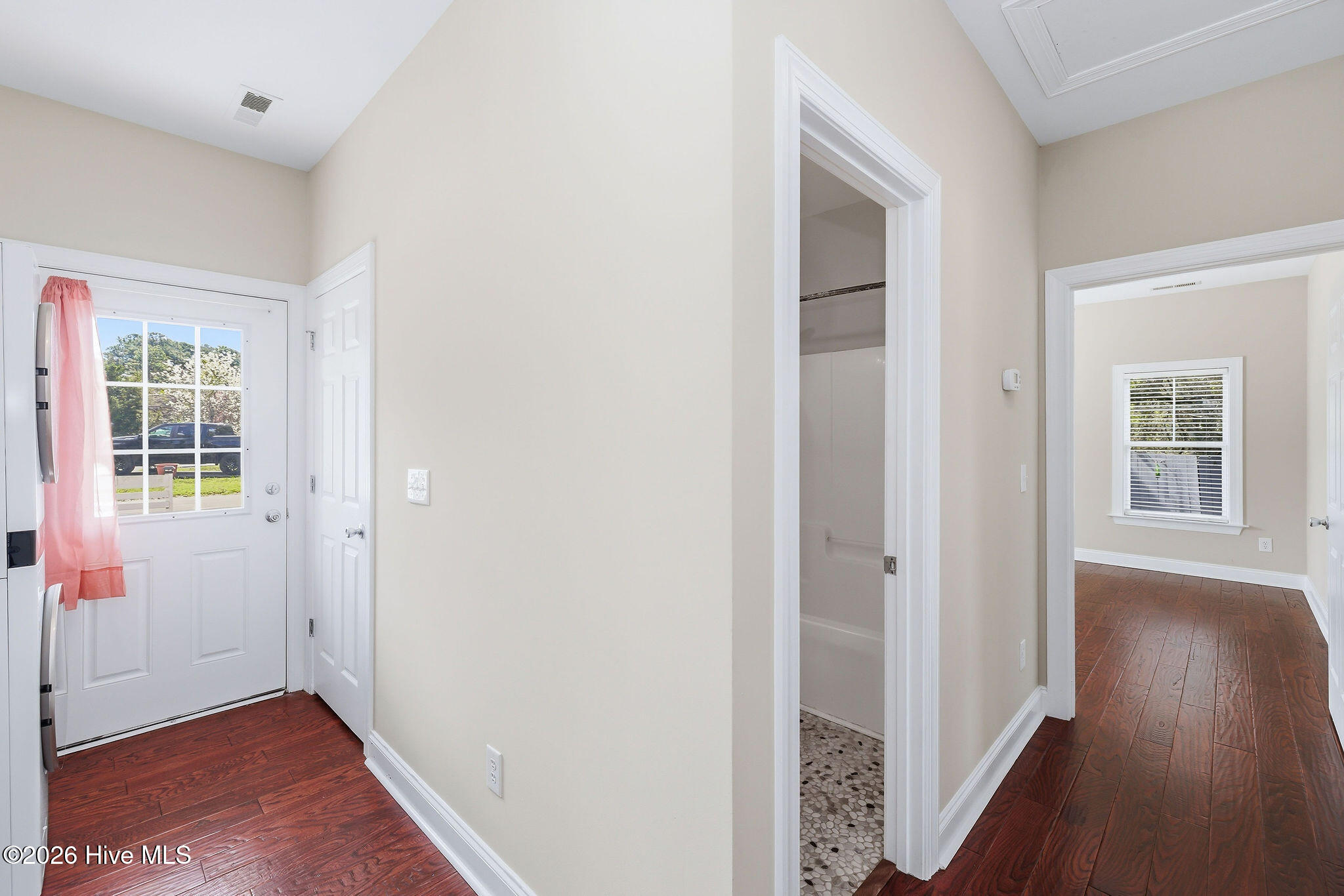 100559674 | Photo 16