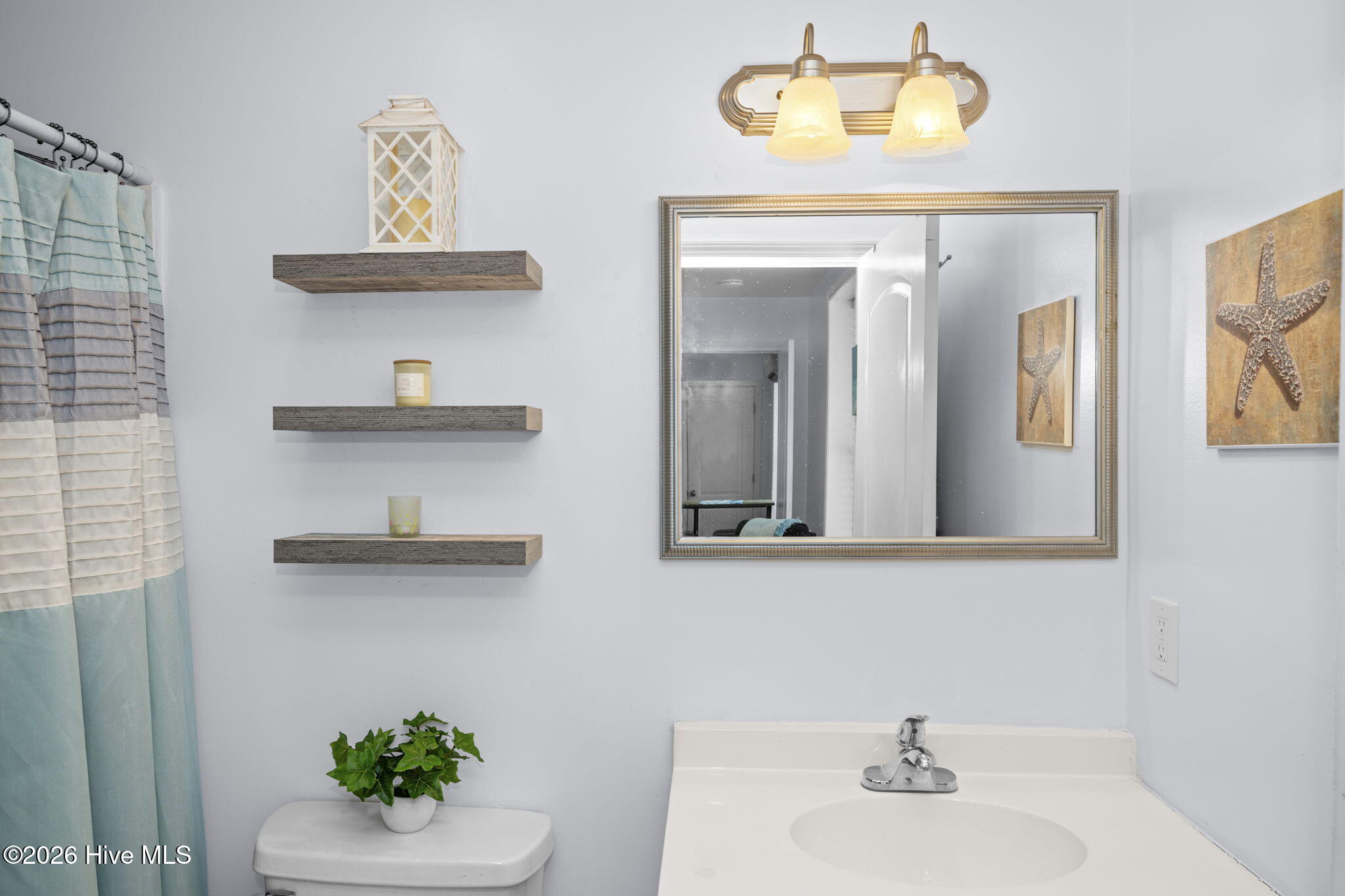 100550759 | Photo 25