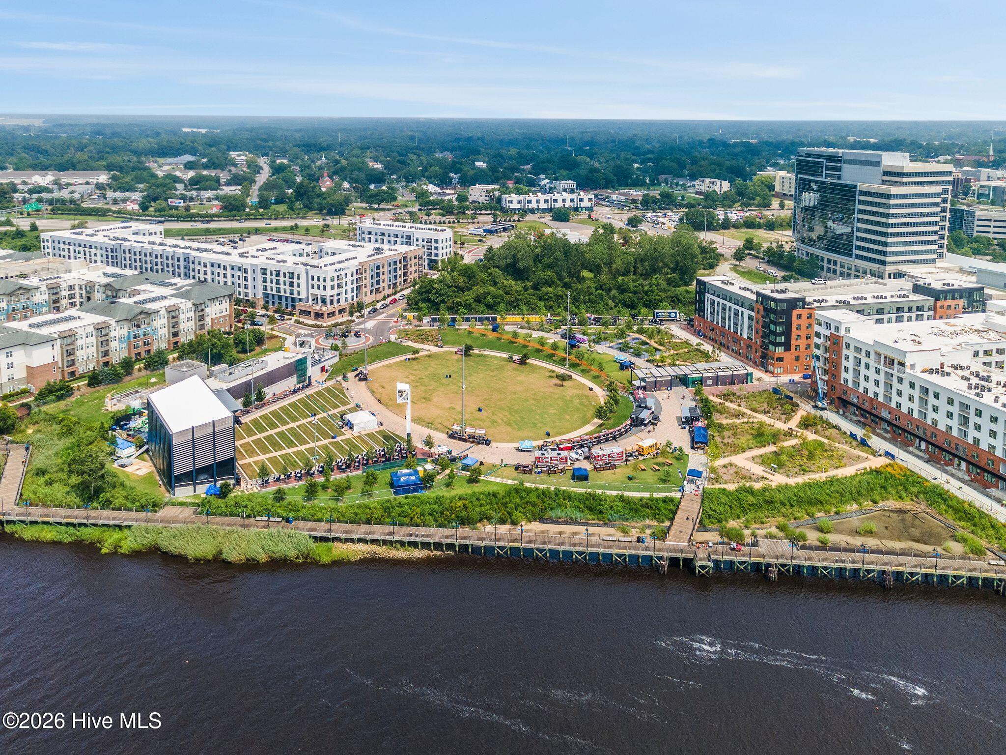 100554931 | Photo 70