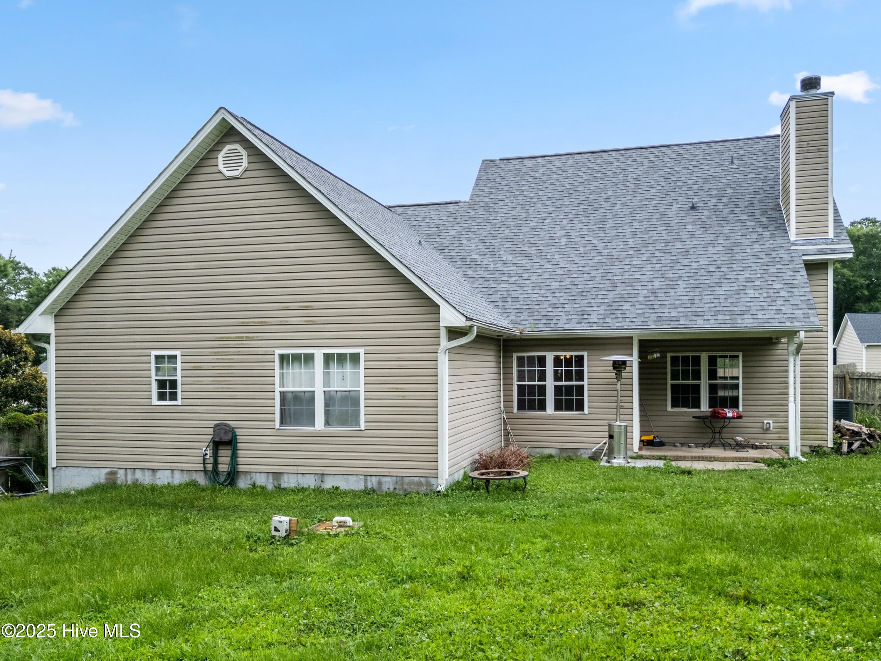 153 Lawndale Lane, Sneads Ferry, NC 28460 – photo 21: Back