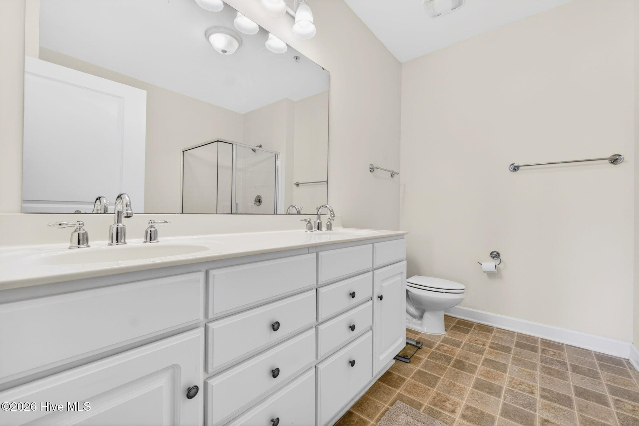 100568431 | Photo 19