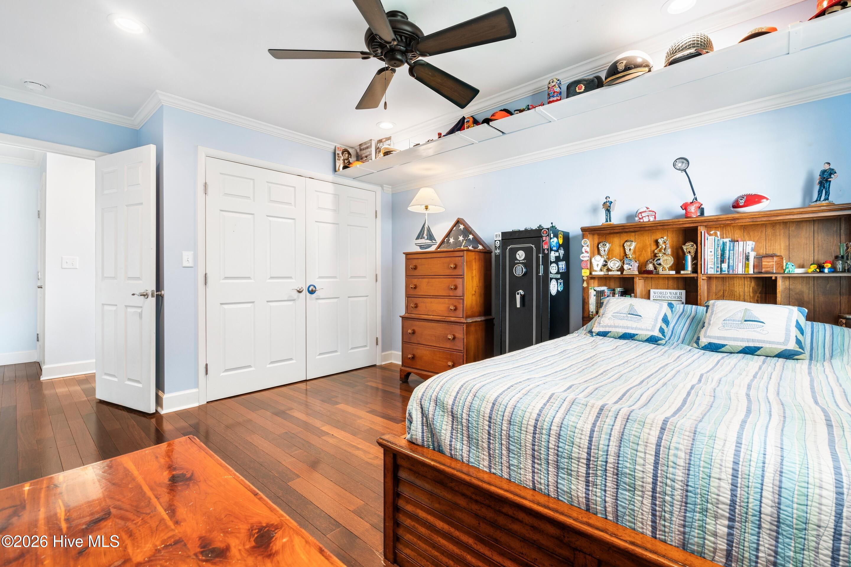 100548419 | Photo 39