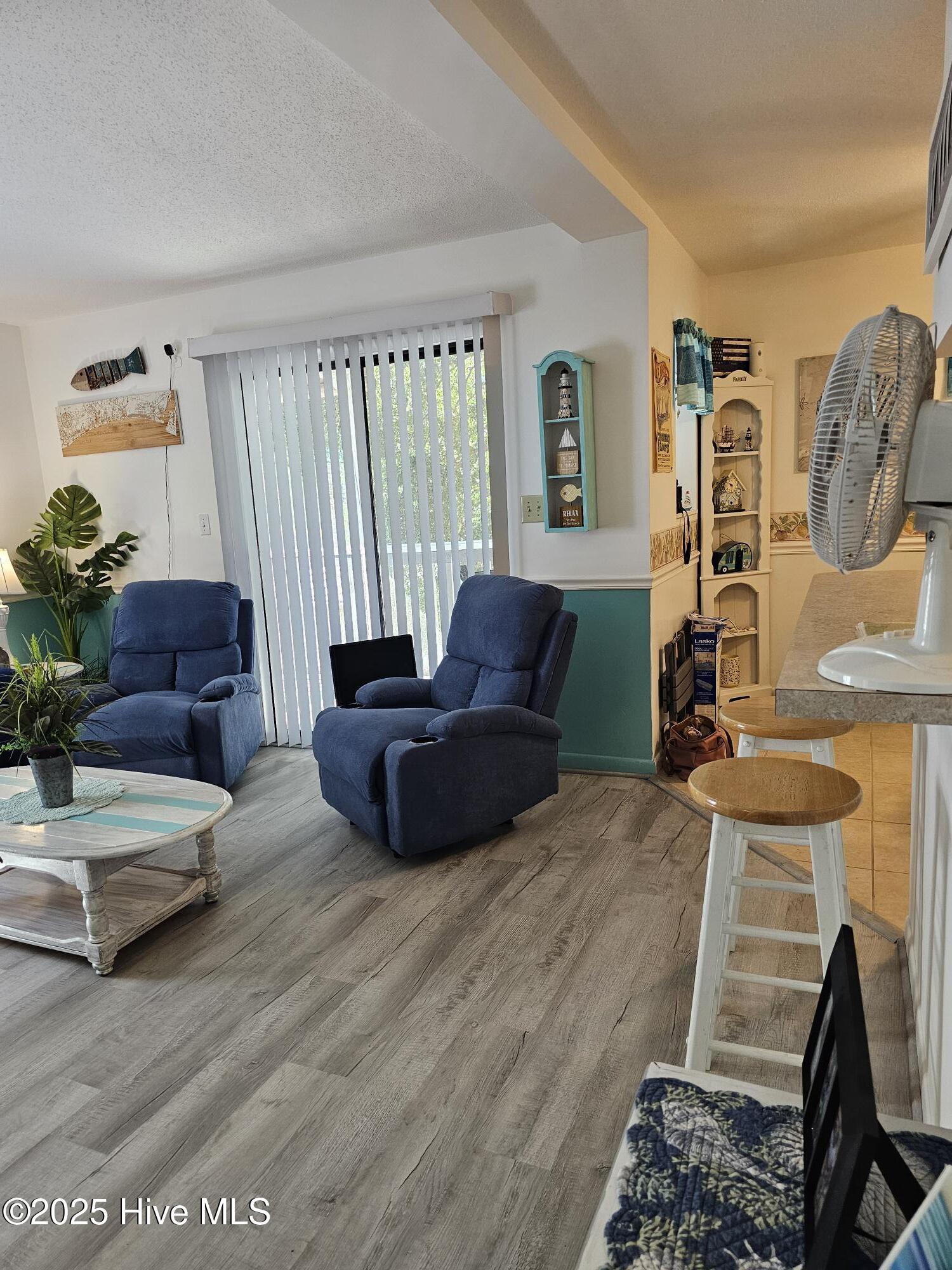 100537218 | Photo 11