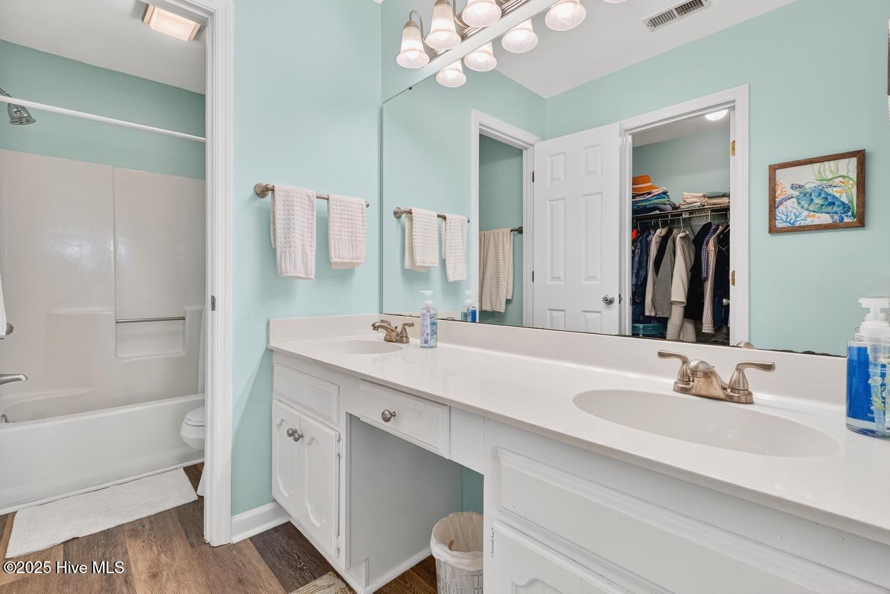 100541070 | Photo 17