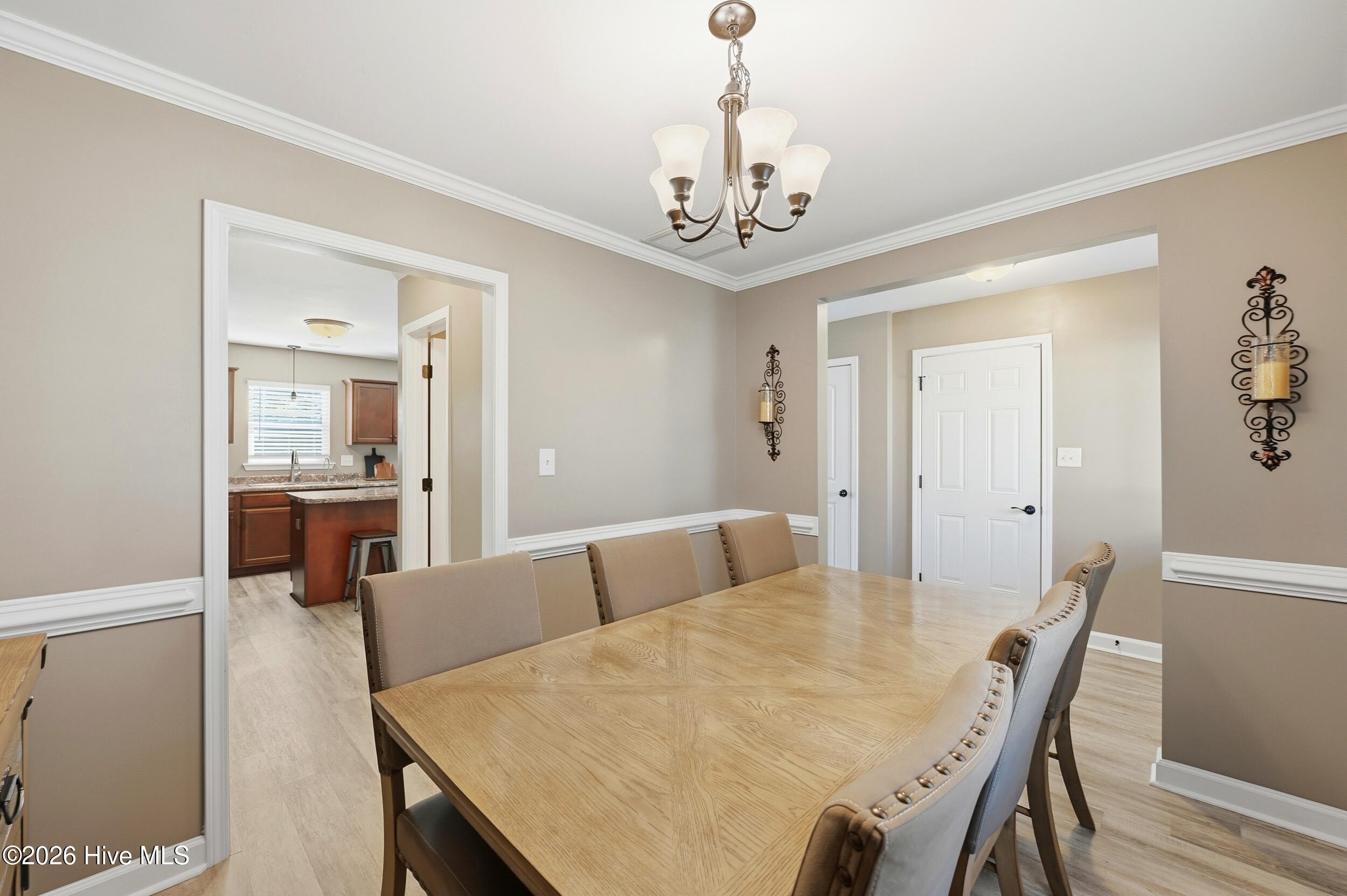 100555090 | Photo 15