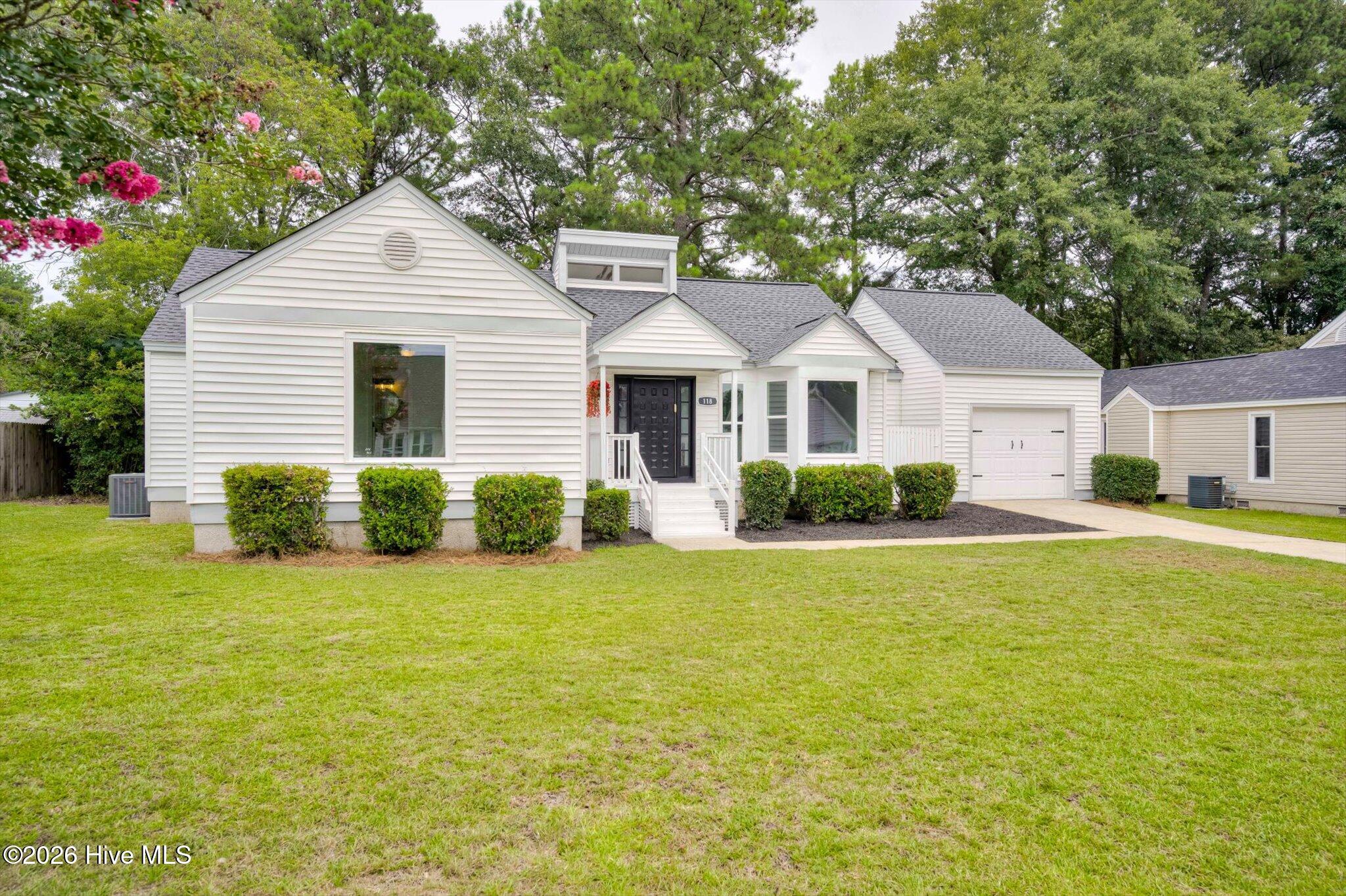 Photo 3 of Single family home for sale at 118 Robinwood Dr, Aiken, SC 29803 | MLS# 100592283 | Listing updated on 2026-09-29