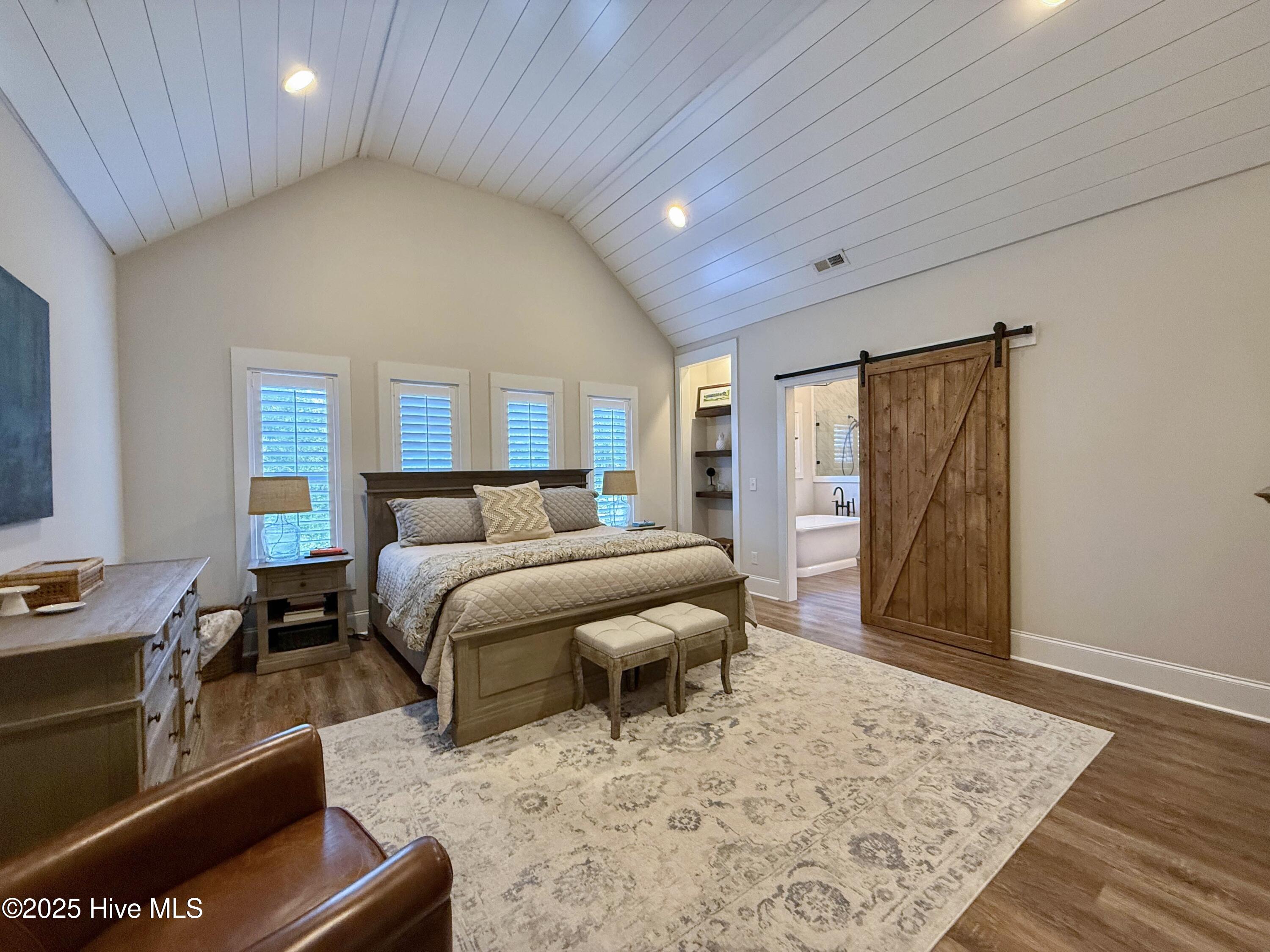 100556308 | Photo 58